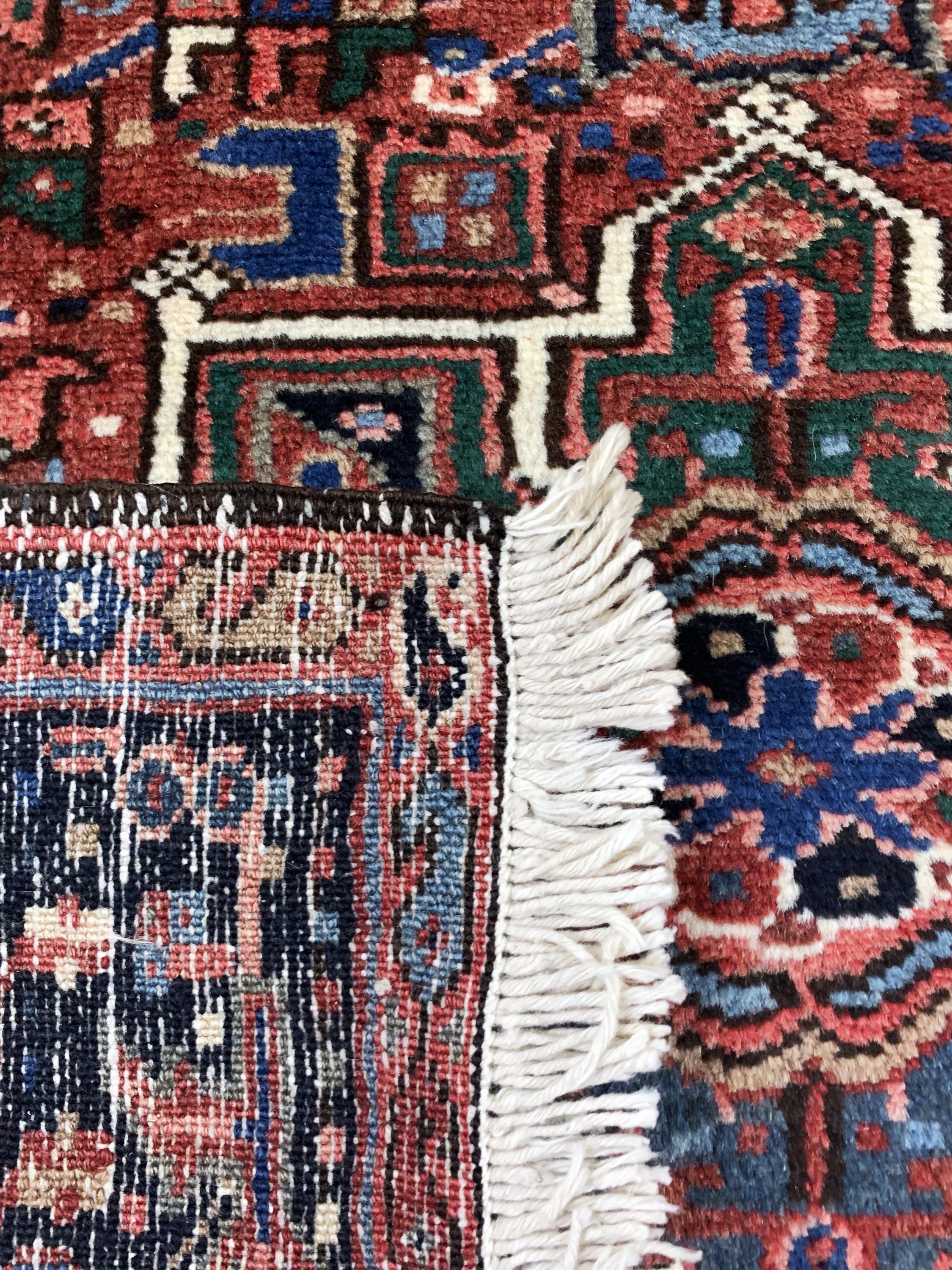 Detail e: Garadjeh alt, Persien, Mitte 20.Jhd, Wolle auf Baumwolle, ca. 314 x 107 cm, EHZ: 2