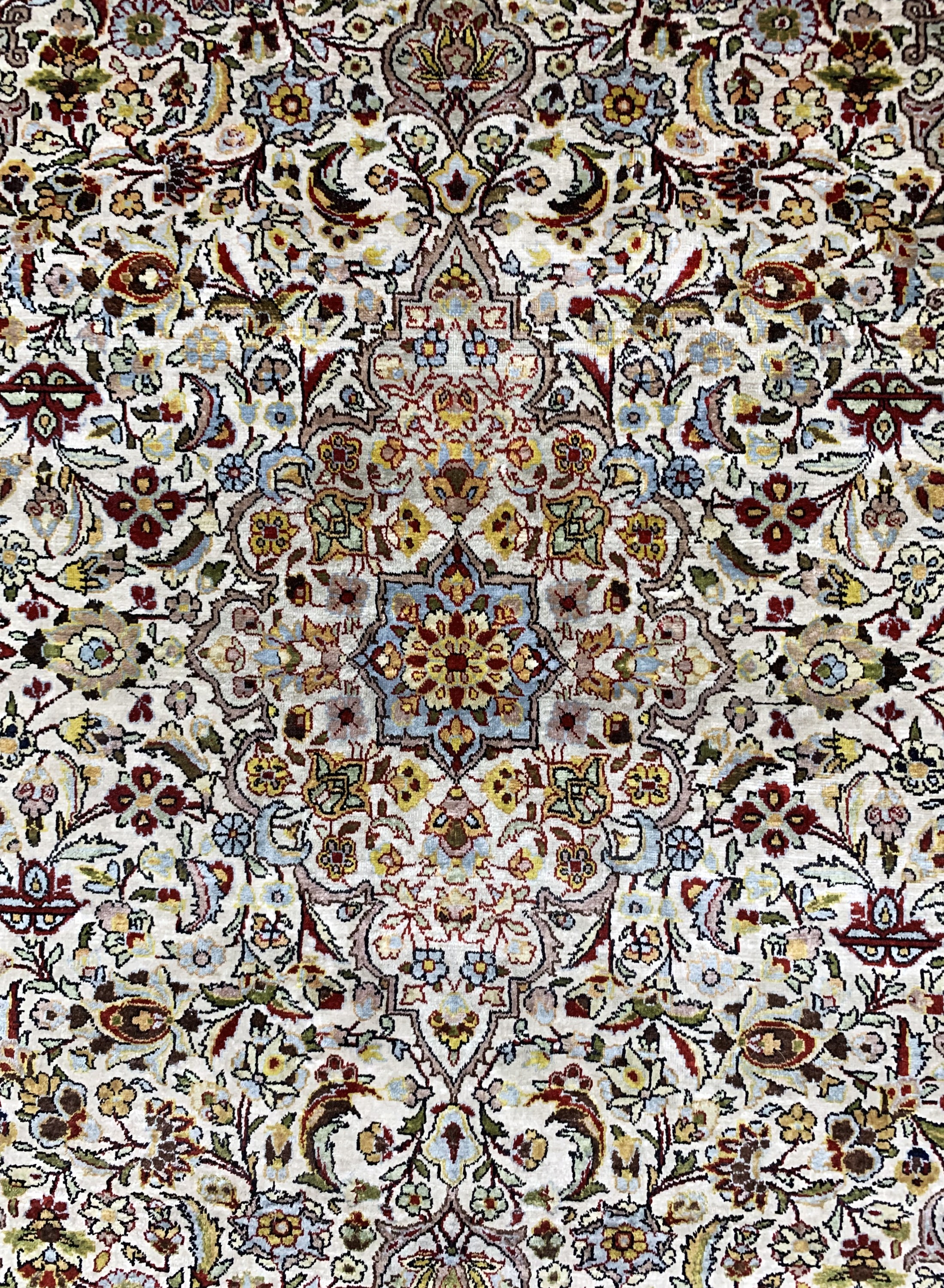 Detail b: Ghom Seide fein, Ägypten, Mitte 20.Jhd, reine Naturseide, ca. 144 x 98 cm, EHZ: 2-3