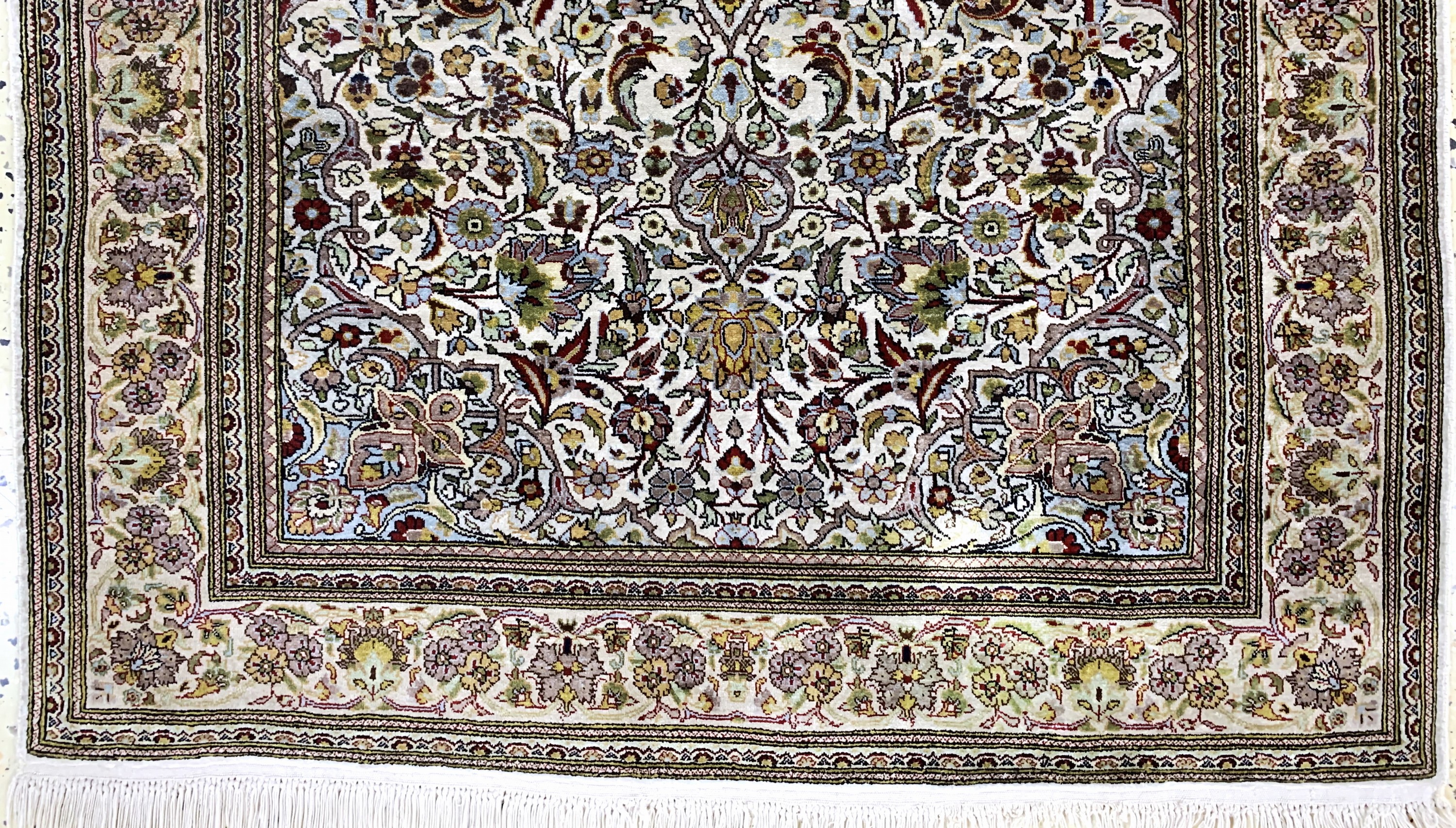 Detail c: Ghom Seide fein, Ägypten, Mitte 20.Jhd, reine Naturseide, ca. 144 x 98 cm, EHZ: 2-3
