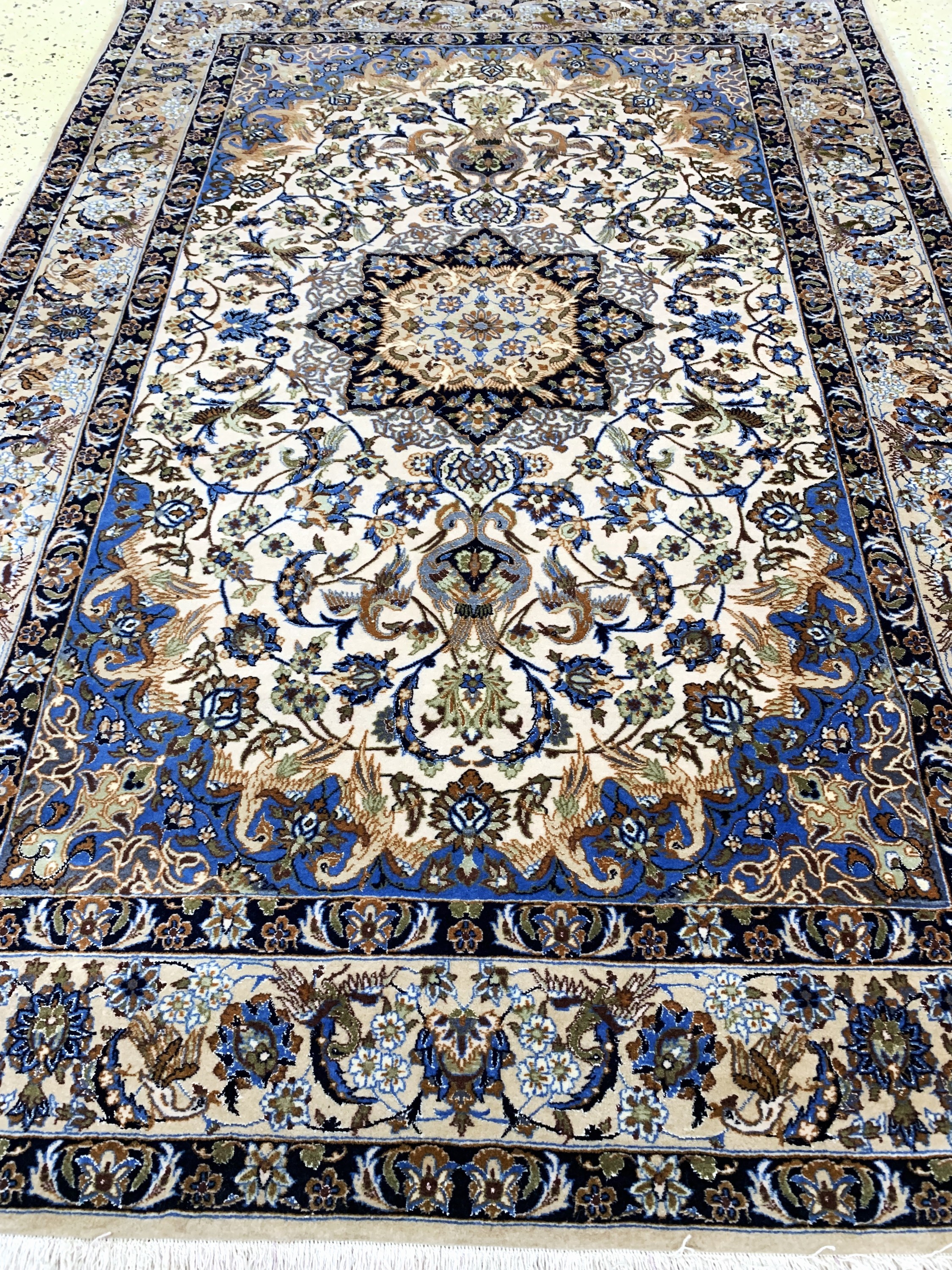 Detail d: Esfahan fein, Persien, Ende 20.Jhd, Korkwolle mit und auf Seide, ca. 165 x 113 cm,ca. 1,0 Mio. Kn/qm, EHZ: 1-2(Abrasch)