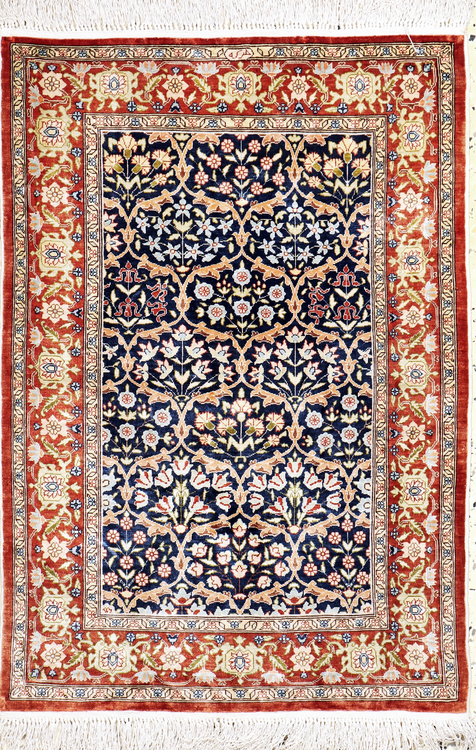 Hereke Seide fein signiert, Türkei, Mitte 20.Jhd, reine Naturseide, ca. 85 x 58 cm, ca. 1,0 Mio. Kn/qm, EHZ: 1-2