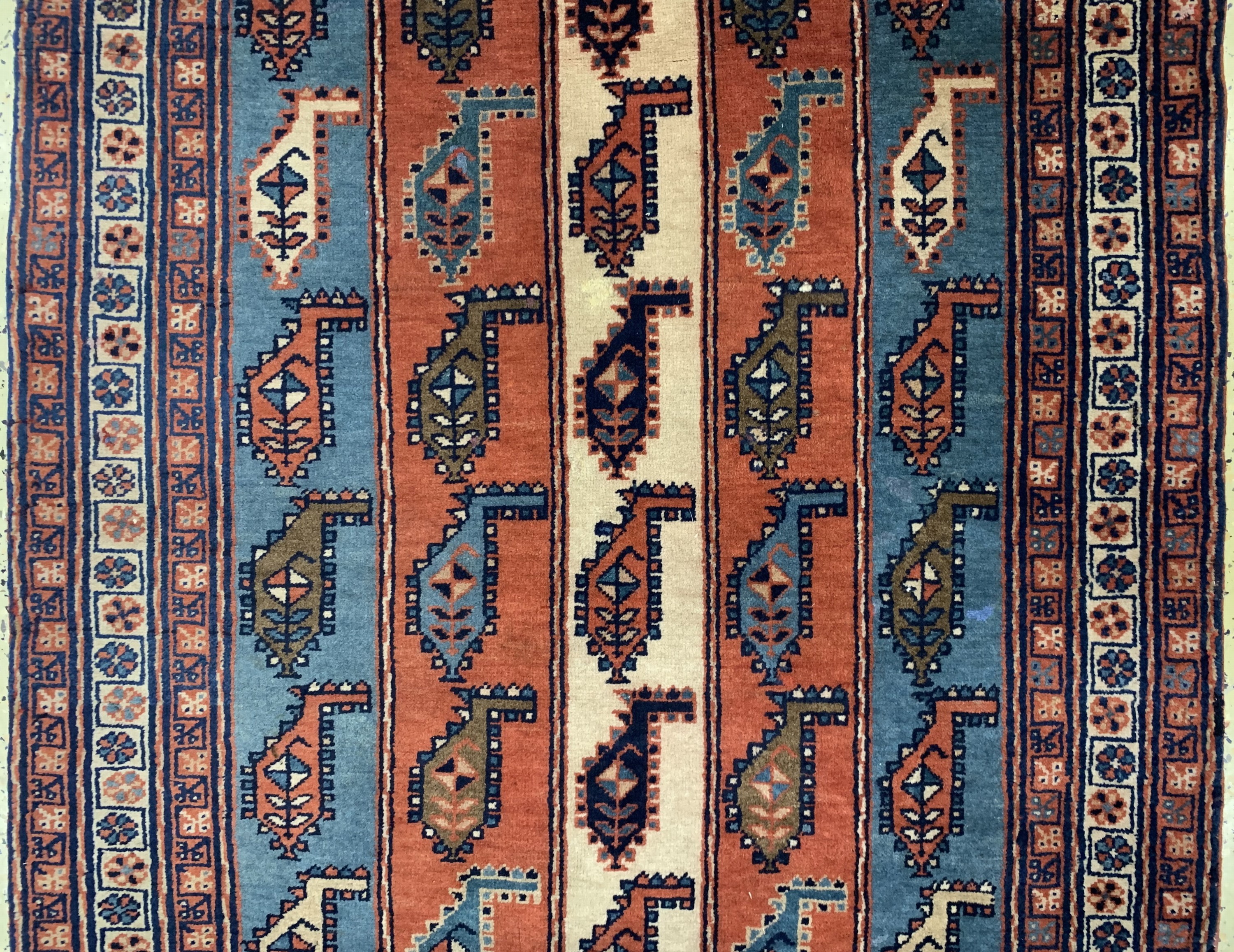 Detail b: Meschgin alt, Persien, Anfang 20.Jhd, Wolleauf Baumwolle, ca. 194 x 97 cm, EHZ: 2, (kleine Restaurierungen)