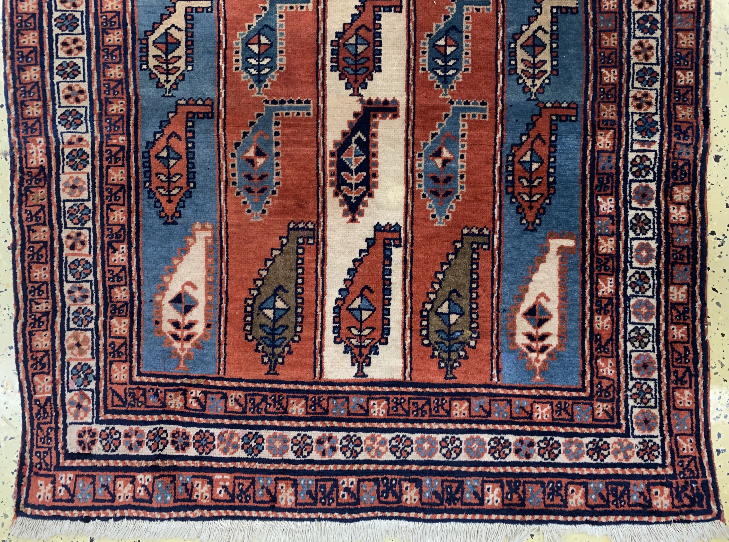 Detail c: Meschgin alt, Persien, Anfang 20.Jhd, Wolleauf Baumwolle, ca. 194 x 97 cm, EHZ: 2, (kleine Restaurierungen)