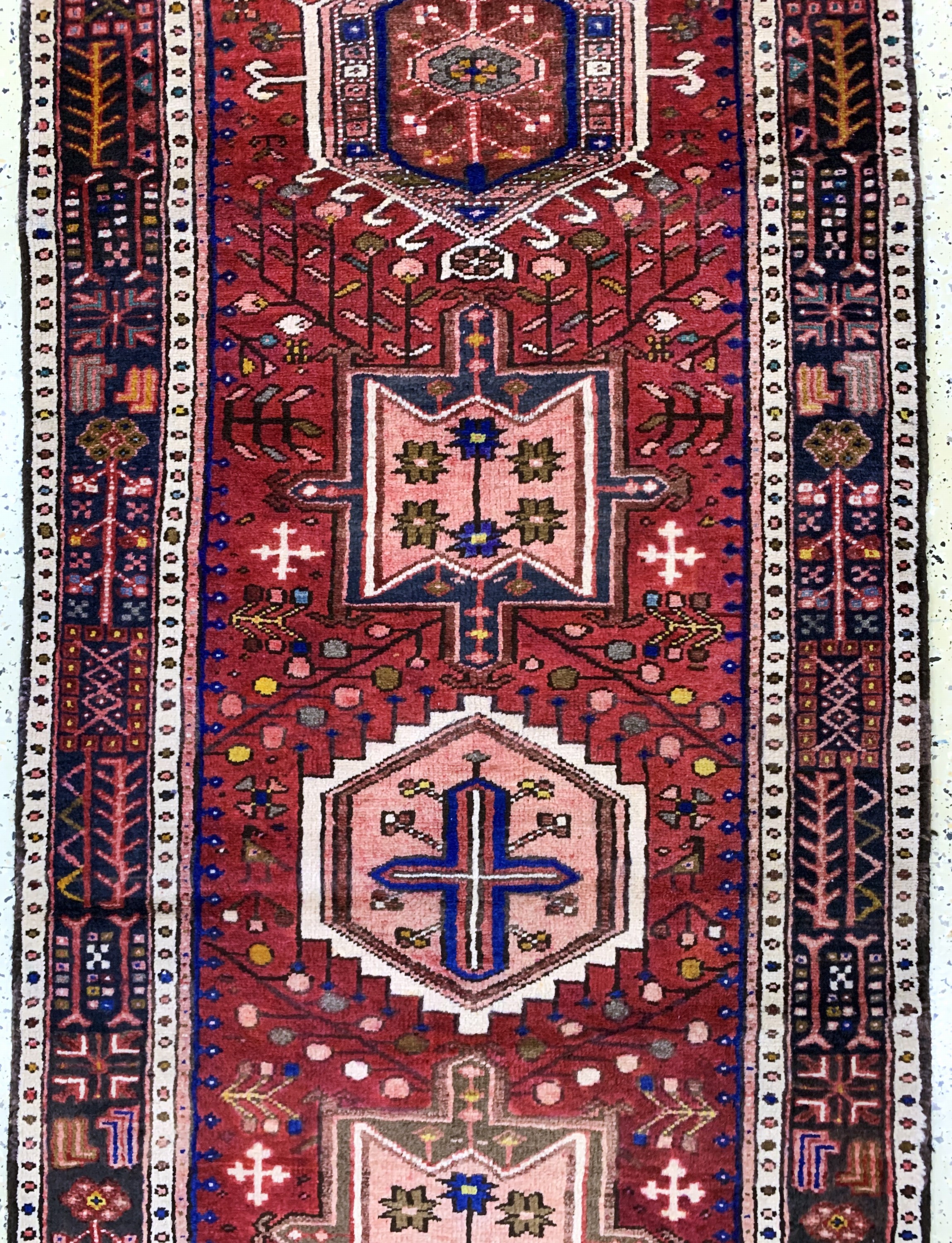Detail b: Garadjeh alt, Persien, Mitte 20.Jhd, Wolle auf Baumwolle, ca. 336 x 97 cm, EHZ: 2