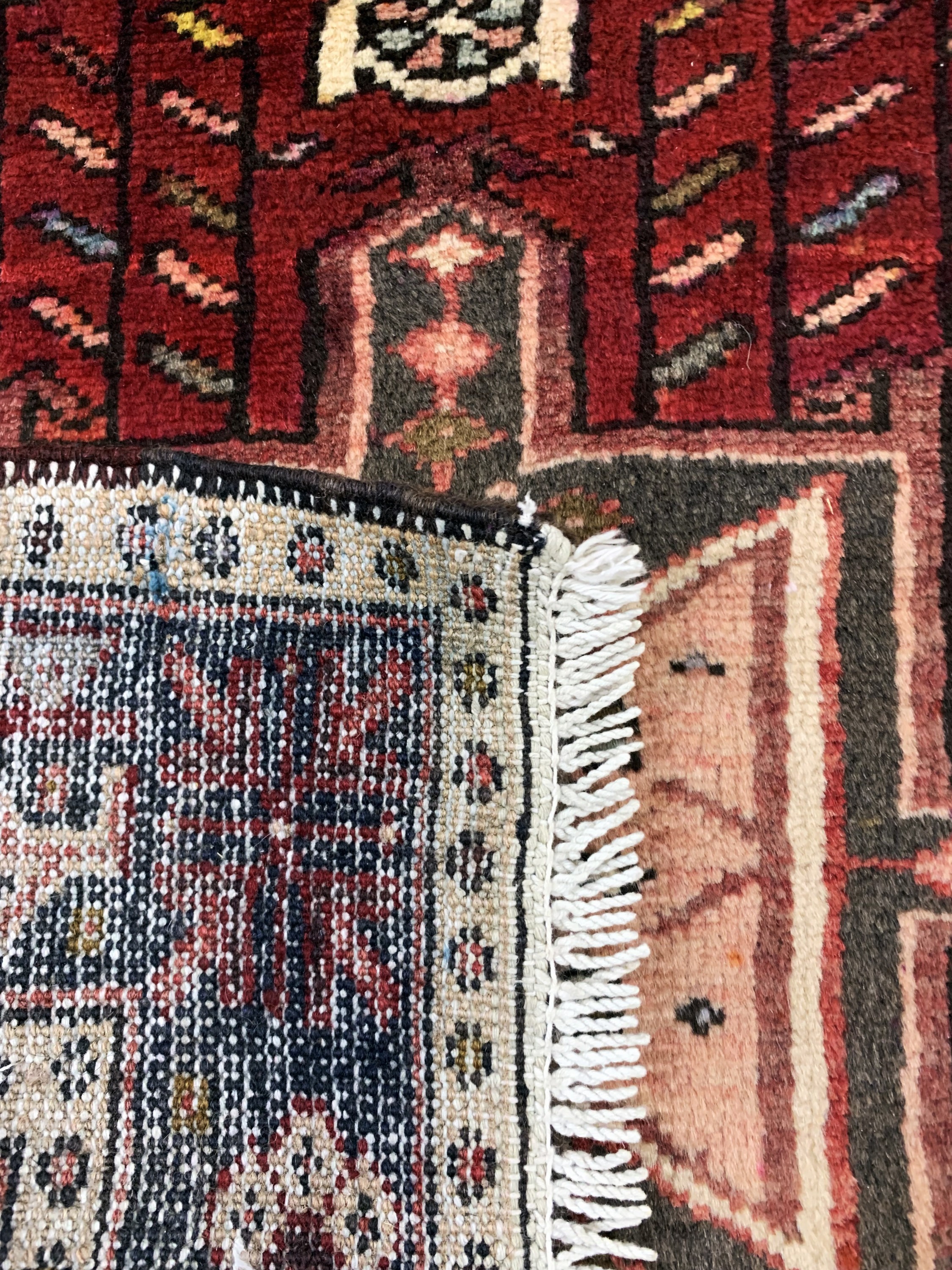 Detail d: Garadjeh alt, Persien, Mitte 20.Jhd, Wolle auf Baumwolle, ca. 336 x 97 cm, EHZ: 2
