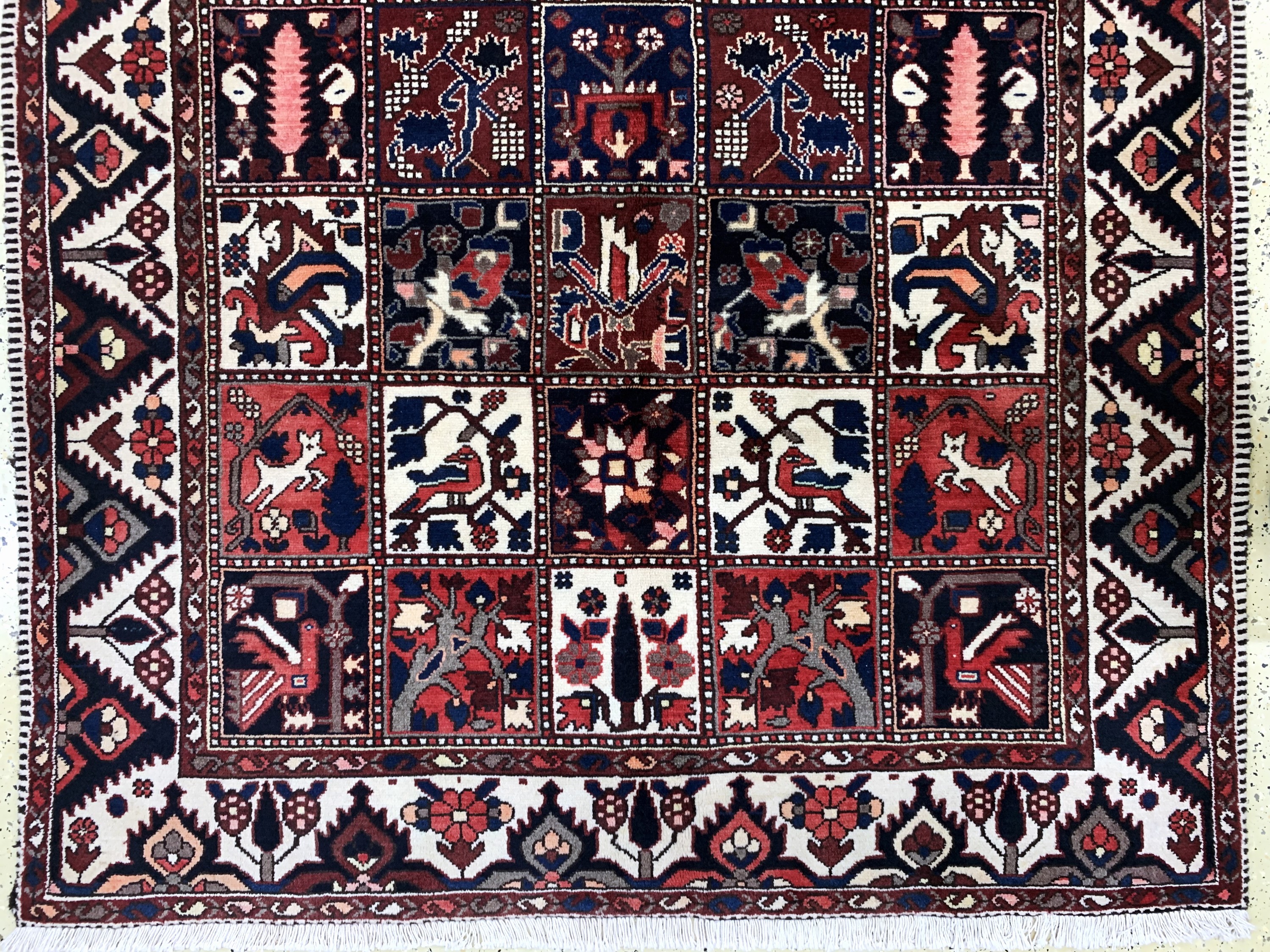 Detail b: Bachtiar, Persien, Mitte 20.Jhd, Wolle auf Baumwolle, ca. 289 x 154 cm, EHZ: 2