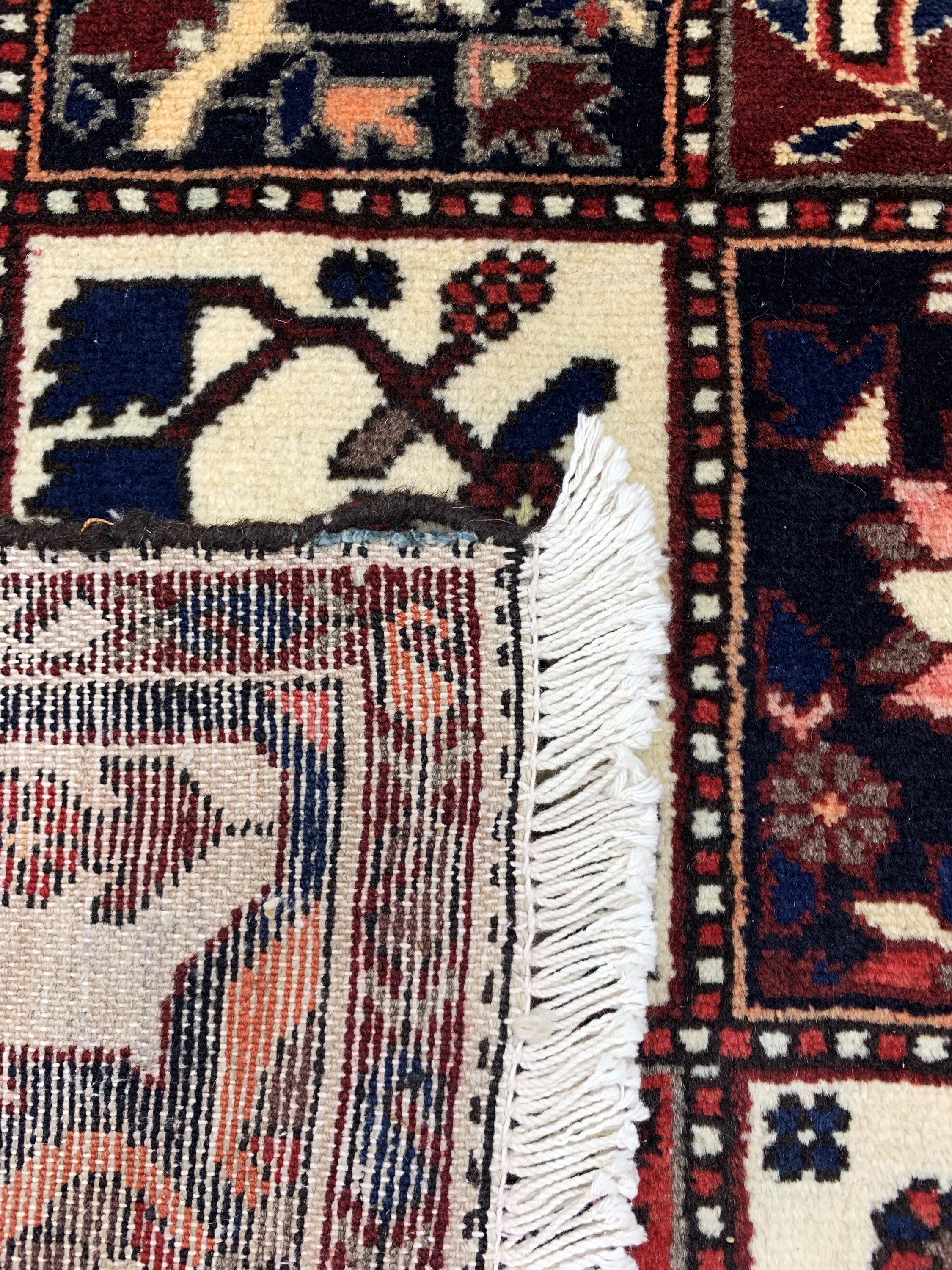 Detail e: Bachtiar, Persien, Mitte 20.Jhd, Wolle auf Baumwolle, ca. 289 x 154 cm, EHZ: 2