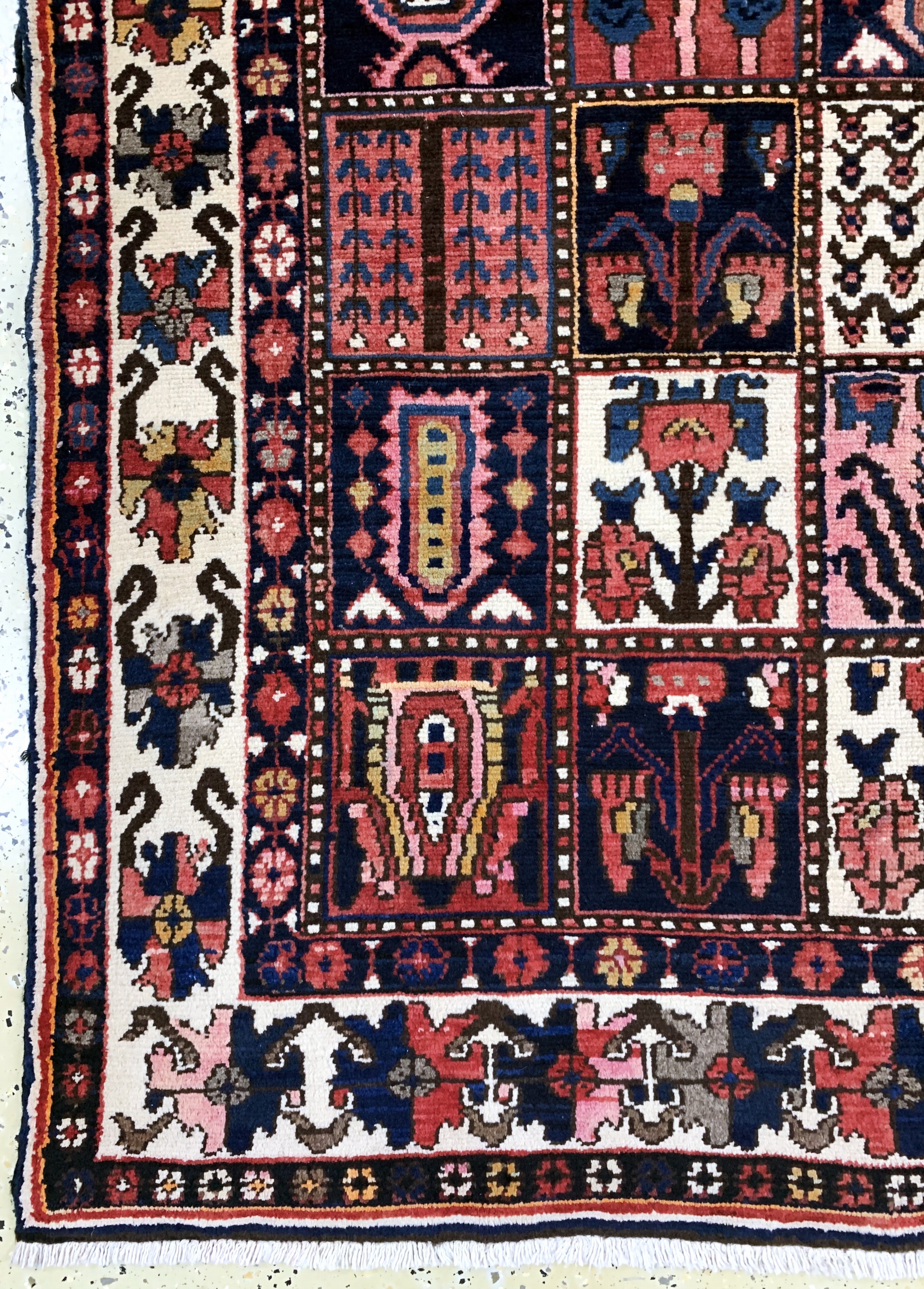 Detail b: Bachtiar, Persien, Mitte 20.Jhd, Wolle auf Baumwolle, ca. 297 x 160 cm, EHZ: 2