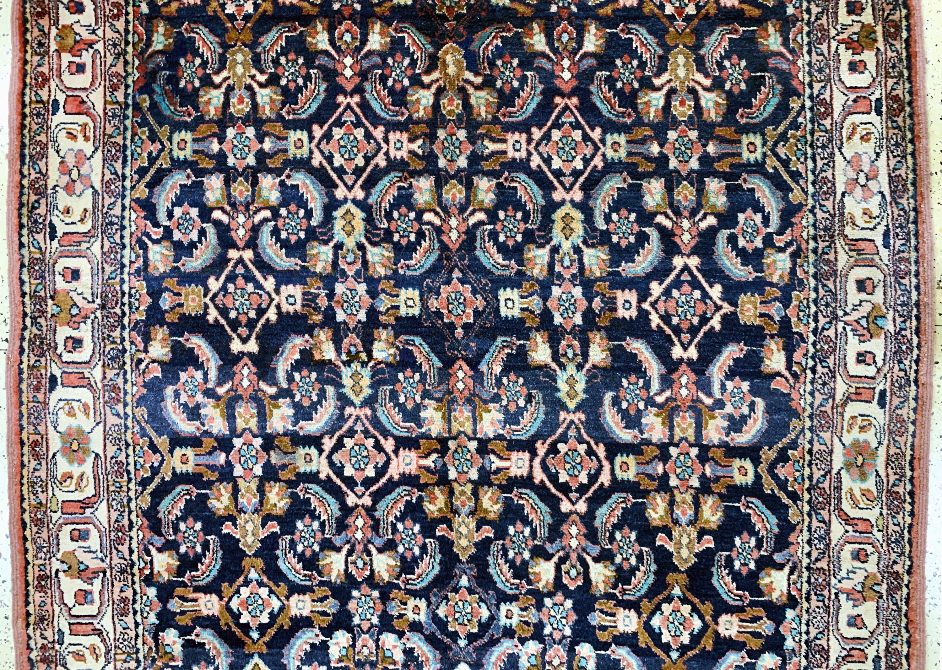 Detail b: Lilian alt, Persien, Anfang 20.Jhd, Wolle auf Baumwolle, ca. 279 x 165 cm, EHZ: 2(kleines Loch).