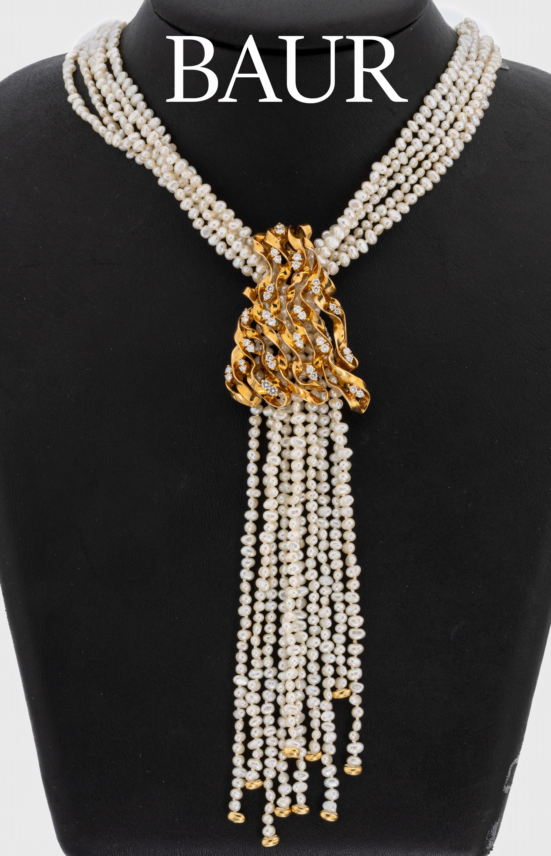 Zuchtperl-Collier mit 18 kt Gold Brillant- Mittelteil, GG 750/000, 5-rhg. unrunde Biwa-Perlen, Mittelteil aus geschwungenen Elementen mit 38 ...