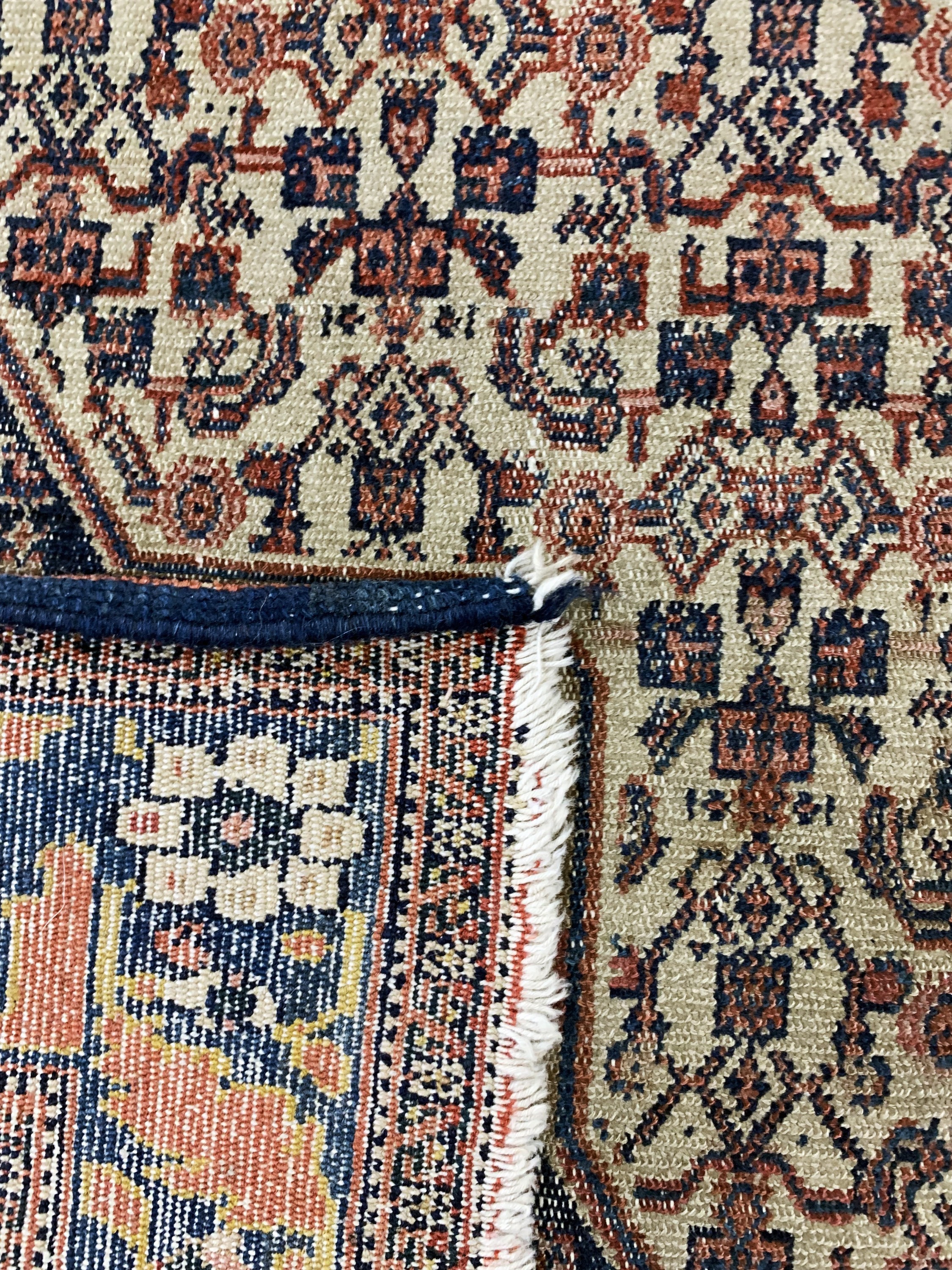 Detail e: Senneh alt, Persien, ca. 50 Jahre, Wolle auf Baumwolle, ca. 206 x 153 cm, EHZ: 3