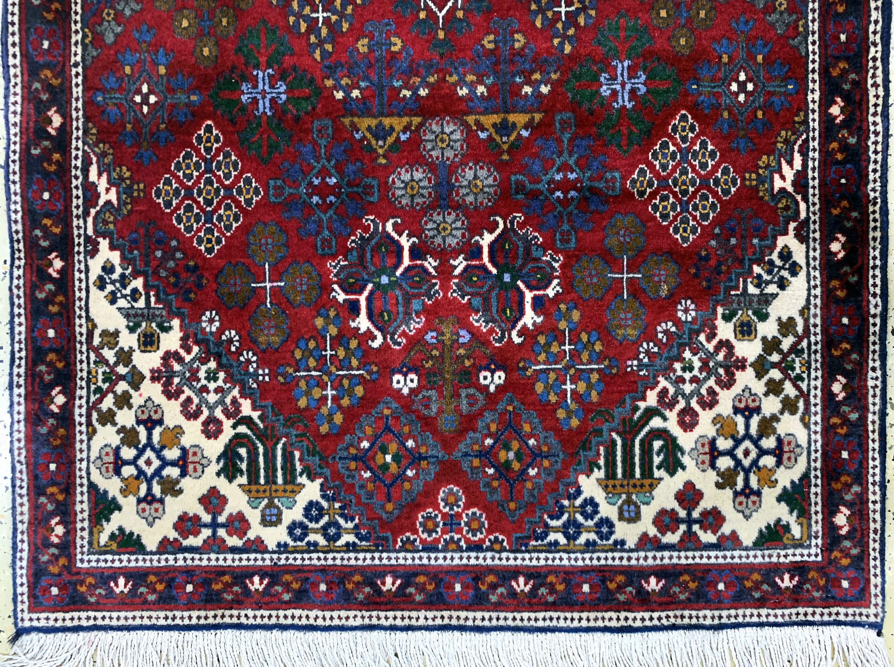 Detail b: Meymeh, Persien, ca. 50 Jahre, Wolle auf Baumwolle, ca. 196 x 95 cm, EHZ: 2
