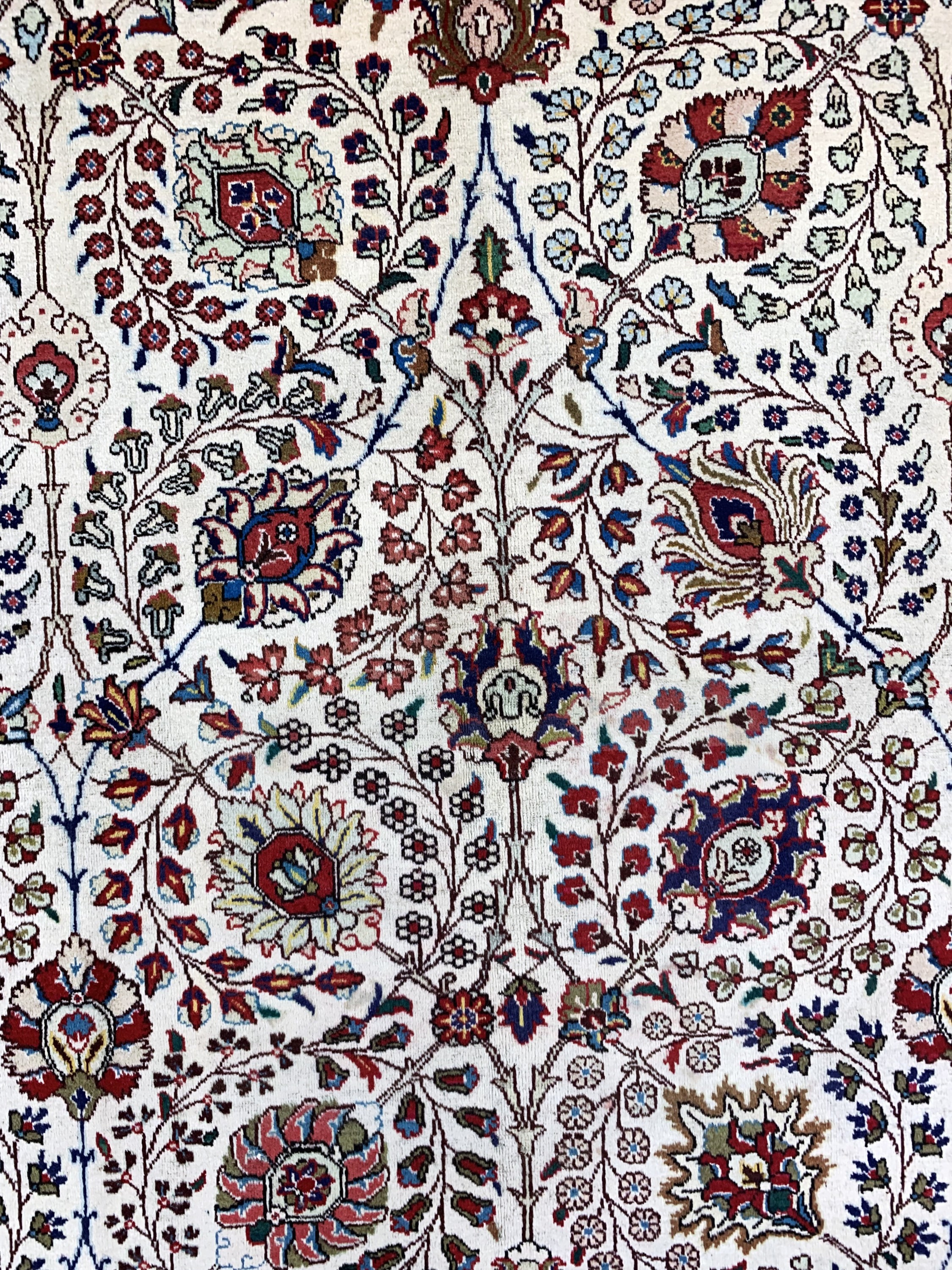 Detail c: Täbriz, Persien, ca. 50 Jahre, Wolle auf Baumwolle, ca. 392 x 300 cm, EHZ: 2