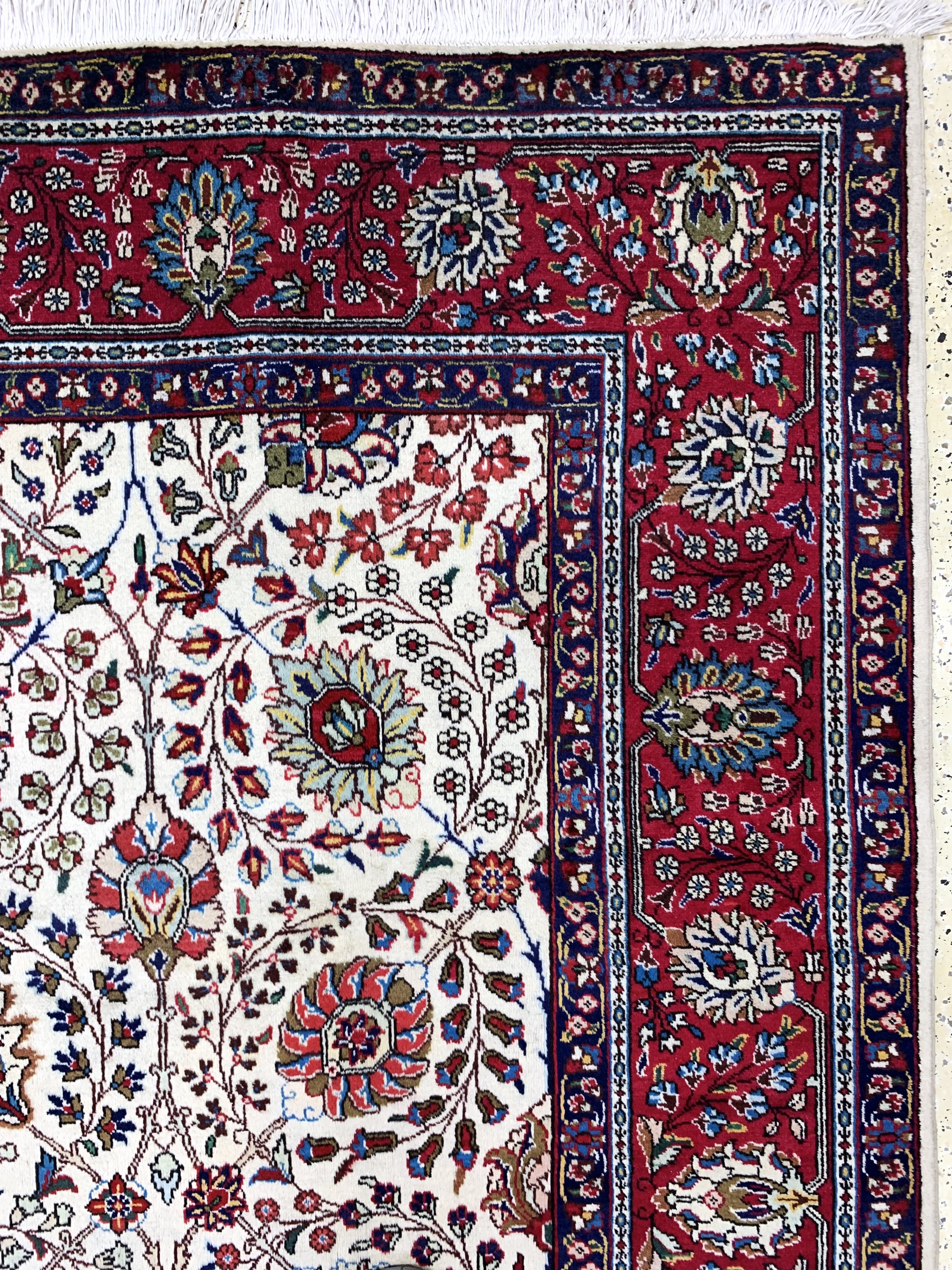 Detail e: Täbriz, Persien, ca. 50 Jahre, Wolle auf Baumwolle, ca. 392 x 300 cm, EHZ: 2