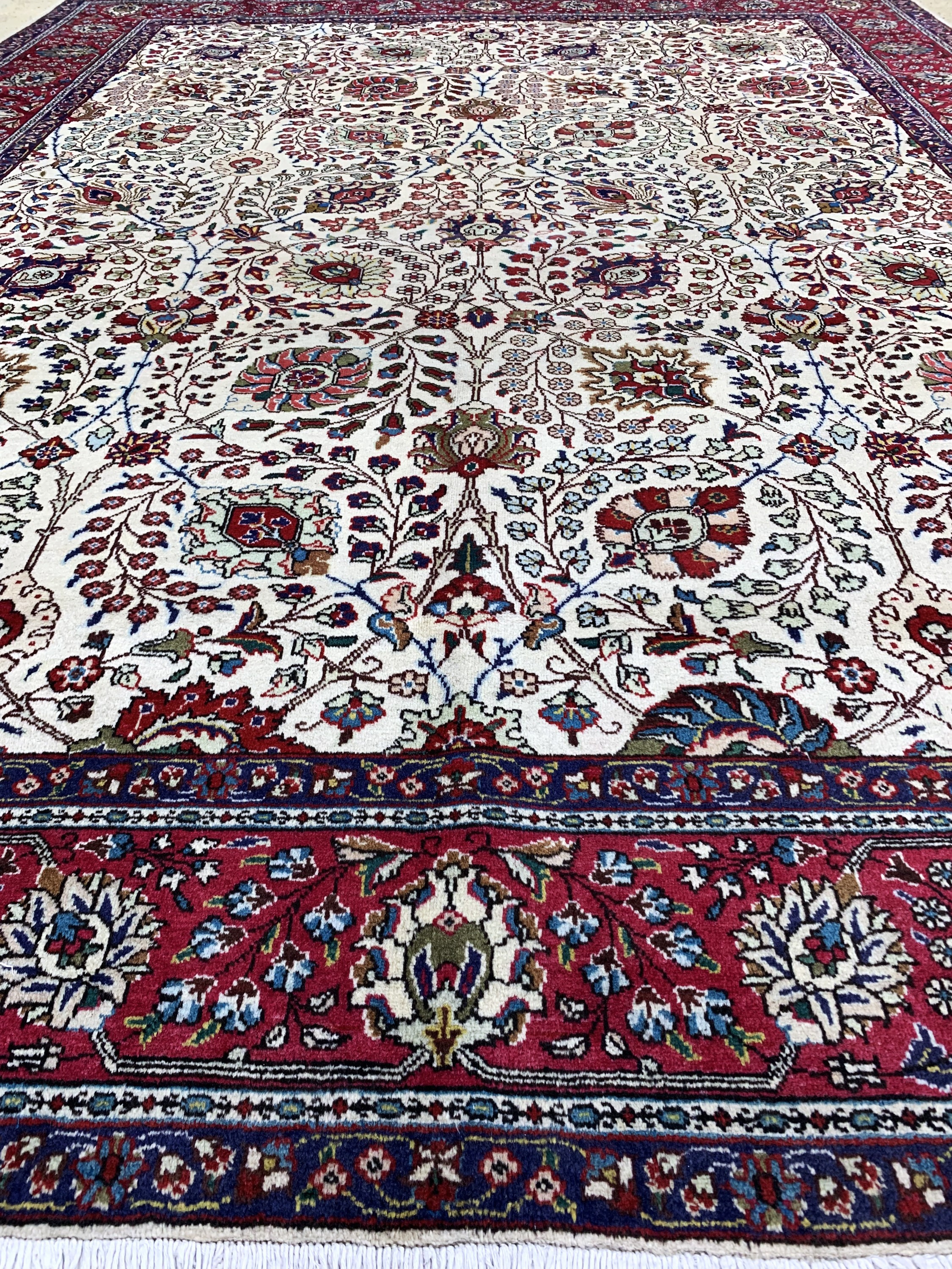Detail f: Täbriz, Persien, ca. 50 Jahre, Wolle auf Baumwolle, ca. 392 x 300 cm, EHZ: 2