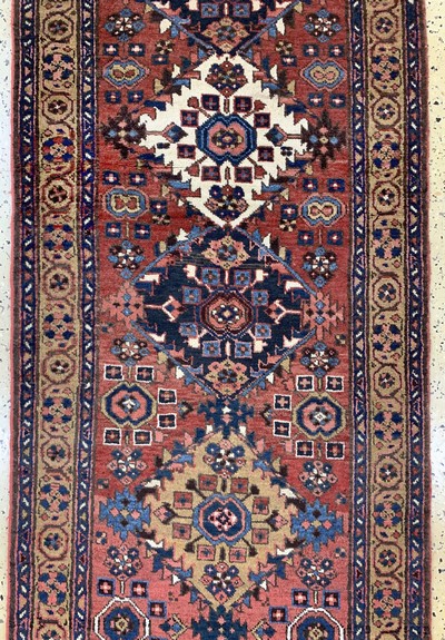 26859533b - Sarab alt, Persien, Mitte 20.Jhd, Wolle aufBaumwolle, ca. 326 x 86 cm, EHZ: 2 ...