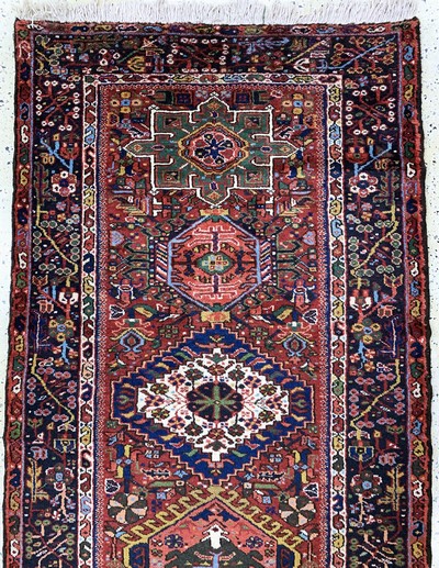 26859536a - Garadjeh alt, Persien, Mitte 20.Jhd, Wolle auf Baumwolle, ca. 326 x 106 cm, EHZ: 2 ...