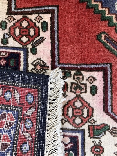 26859568e - Senneh alt, Persien, Mitte 20.Jhd, Wolle auf Baumwolle, ca. 156 x 126 cm, EHZ: 2 ...