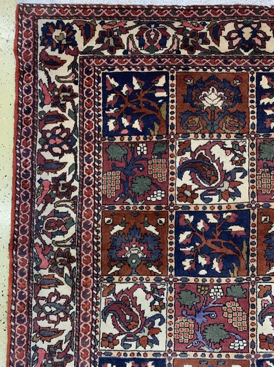 26859578c - Bachtiar alt, Persien, Mitte 20.Jhd, Wolle auf Baumwolle, ca. 307 x 170 cm, EHZ: 2 ...