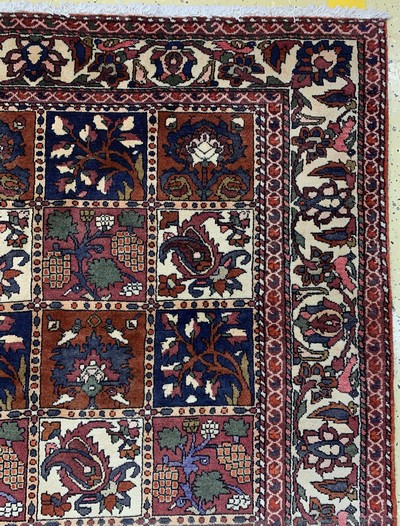 26859578d - Bachtiar alt, Persien, Mitte 20.Jhd, Wolle auf Baumwolle, ca. 307 x 170 cm, EHZ: 2 ...