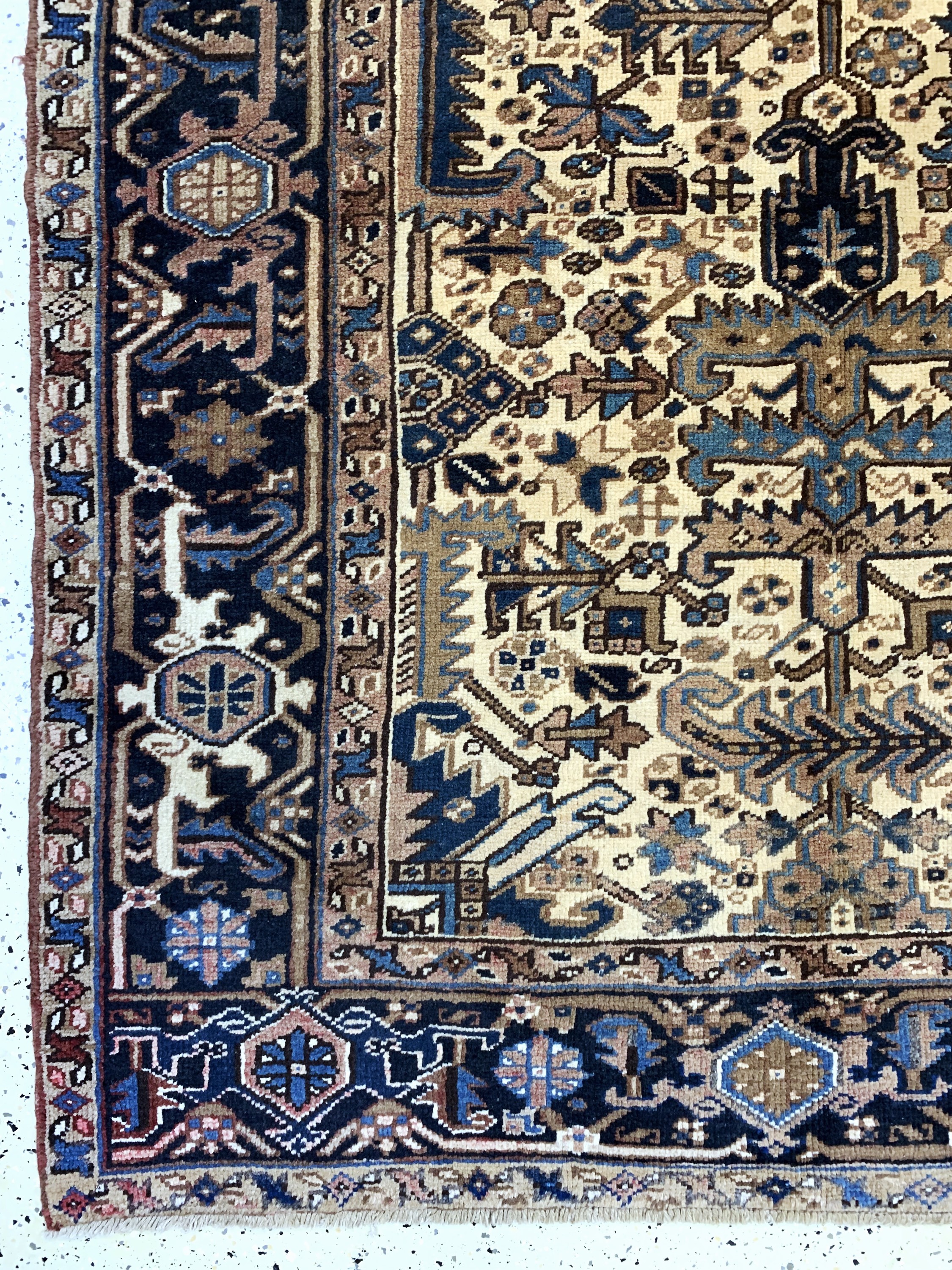 Detail b: Heriz alt, Persien, Mitte 20.Jhd, Wolle aufBaumwolle, ca. 325 x 242 cm, EHZ: 2