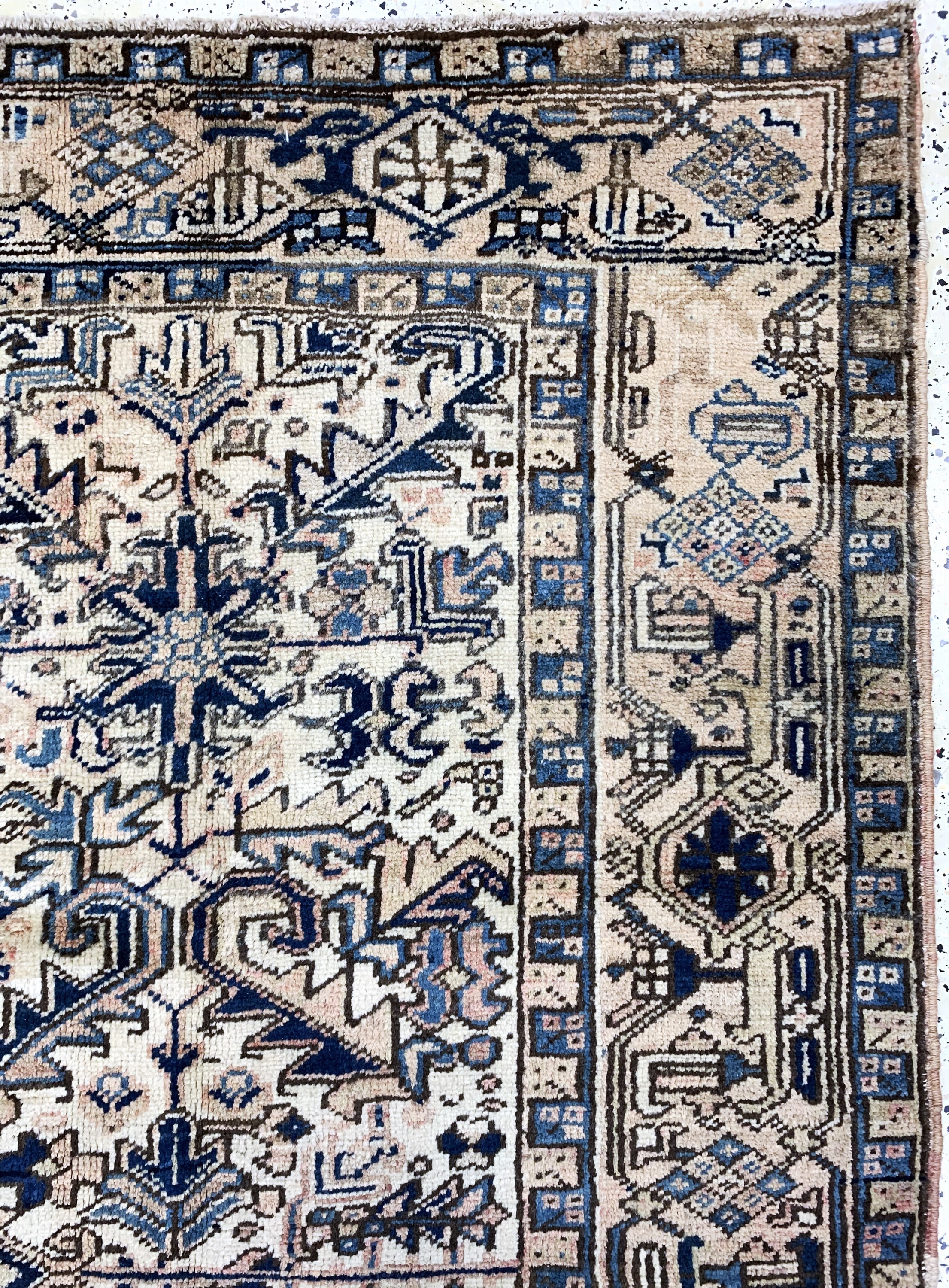 Detail e: Heriz alt, Persien, Mitte 20.Jhd, Wolle aufBaumwolle, ca. 242 x 215 cm, EHZ: 2