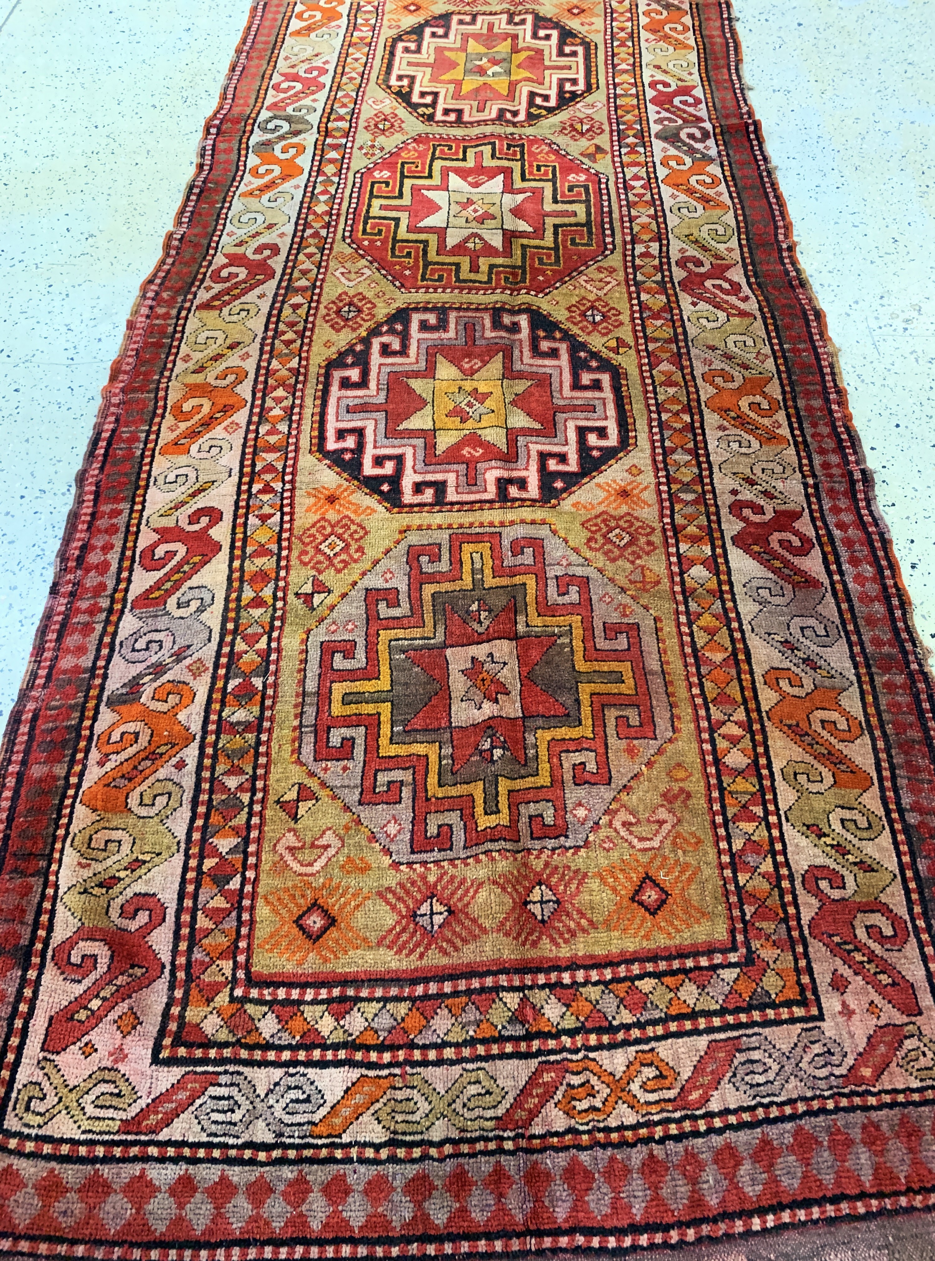 Detail e: Kazak antik, Kaukasus, um 1900, Wolle auf Wolle, ca. 332 x 140 cm, EHZ: 3