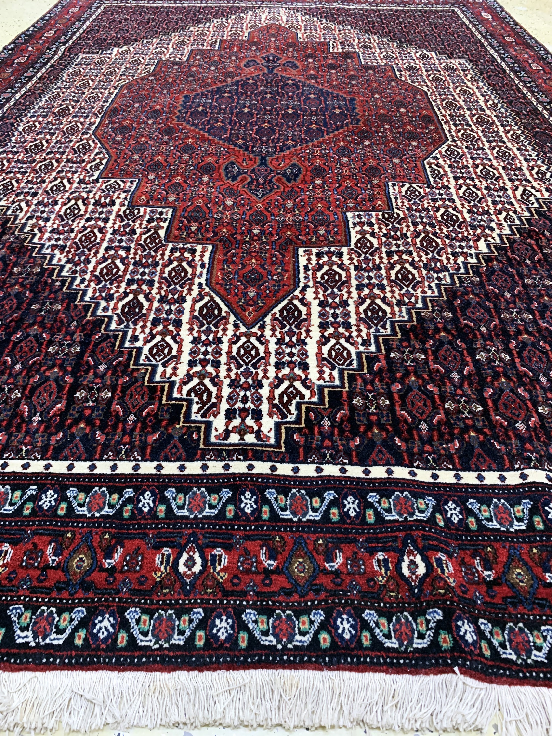 Detail f: Senneh alt, Persien, Mitte 20.Jhd, Wolle auf Baumwolle, ca. 307 x 205 cm, EHZ: 2