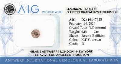 Image 26860085 - Loser Brillant 0.51 ct, natural Fancy Gelb- Braun/pi, mit AIG-Expertise, verschweißt