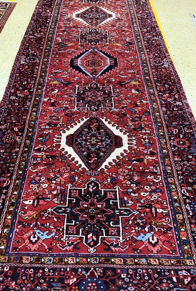 26860087e - Garadjeh alt, Persien, Mitte 20.Jhd, Wolle auf Baumwolle, ca. 413 x 154 cm, EHZ: 1-2 ...