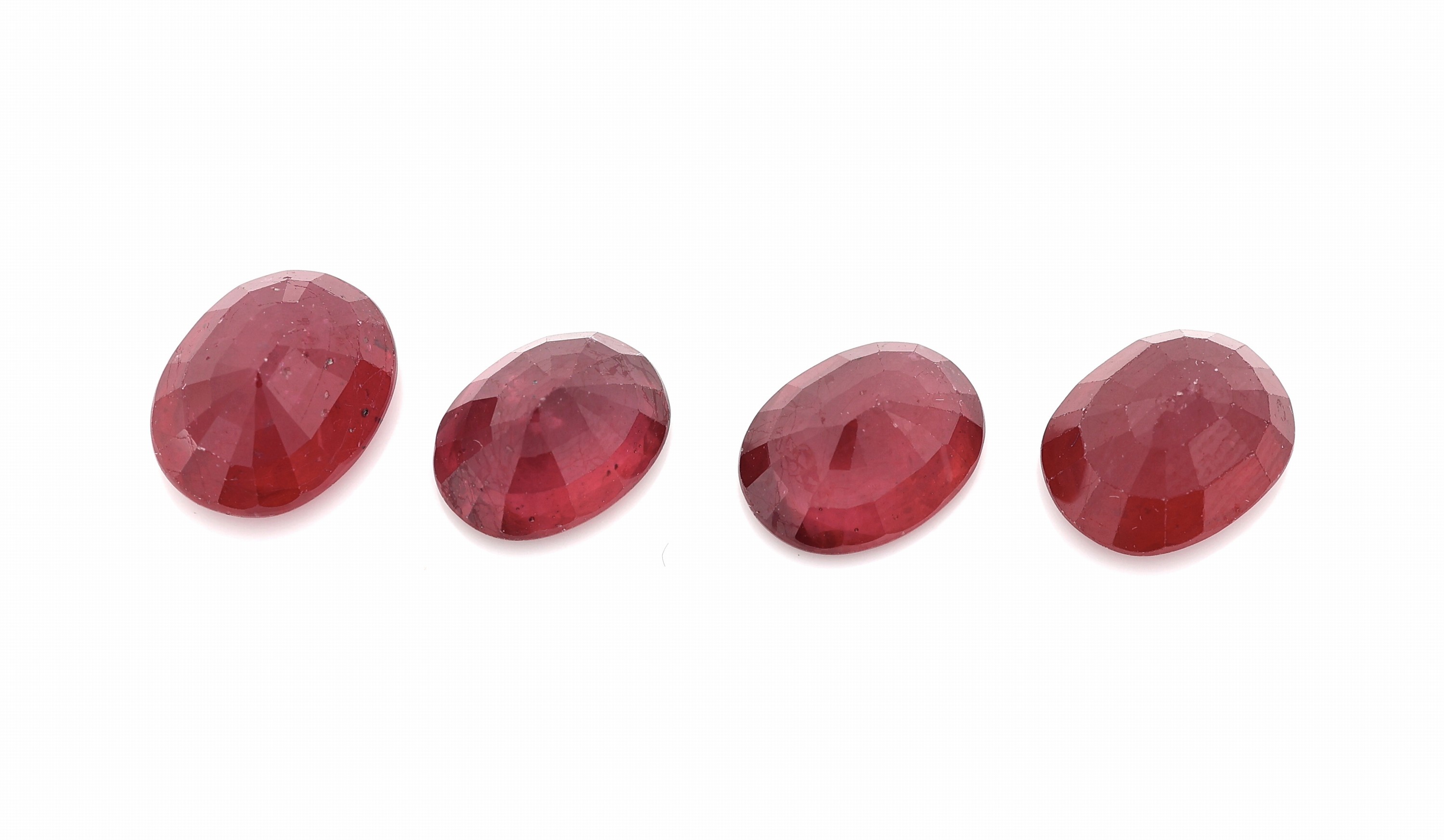 Detail a: Lot 4 lose facett. Rubine, zus. 10.88 ct, oval, (beh.)