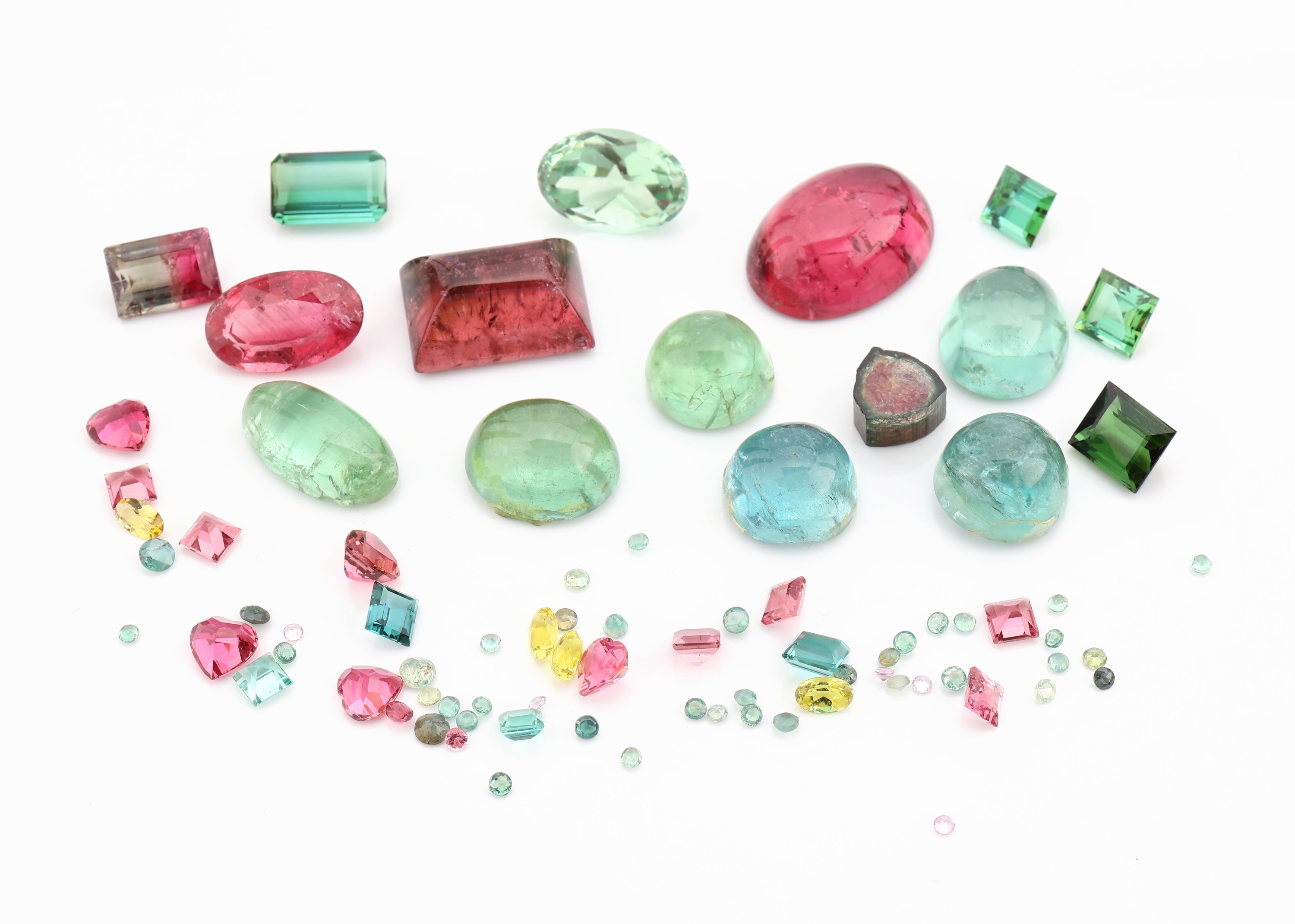 Lot lose Turmaline, zus. 122.00 ct, versch. Farben, facett. und z.T. Cabochons, Ausfassware