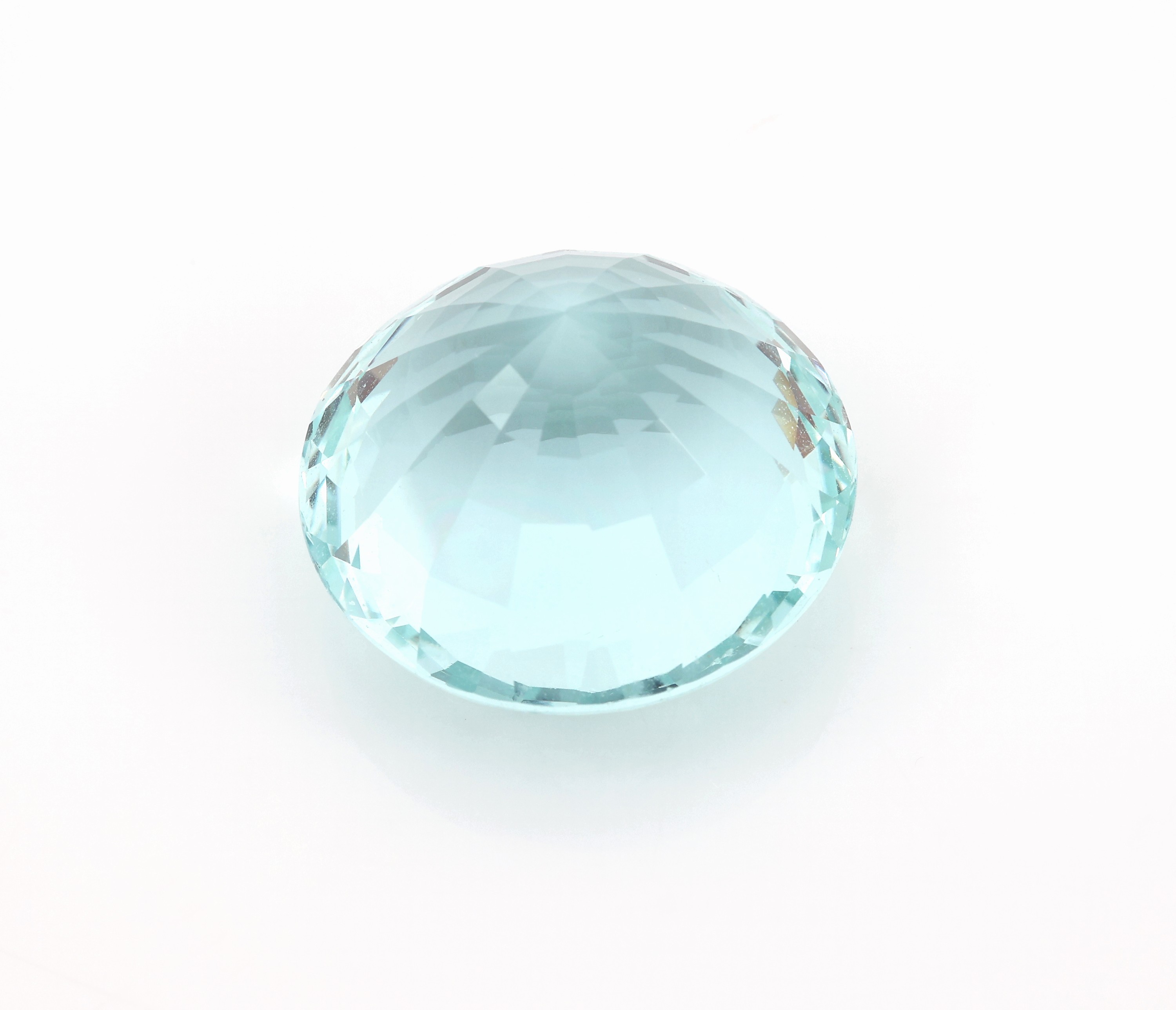 Detail a: Loser facett. Aquamarin, 40.05 ct, im Treppenschliff
