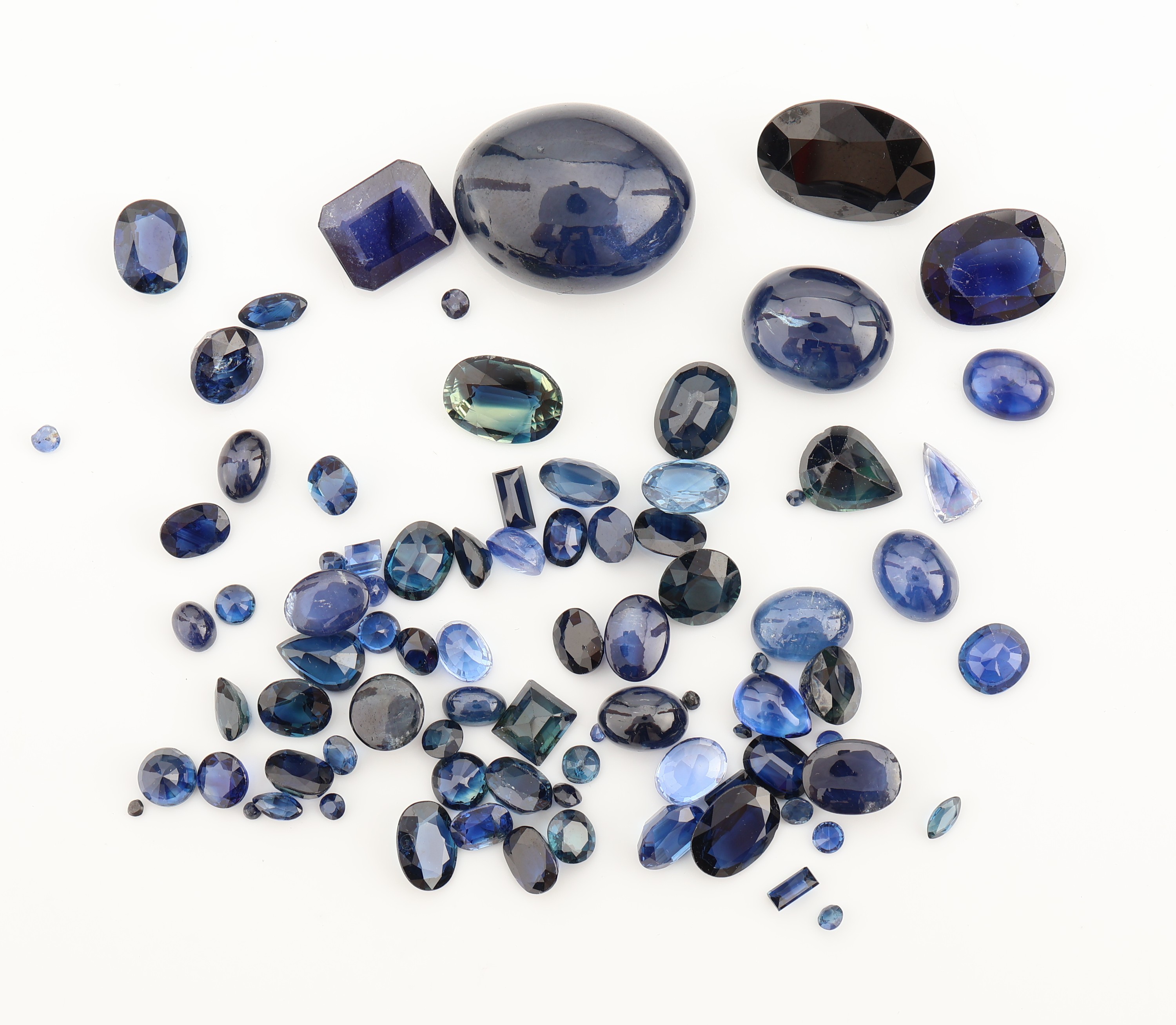 Lot lose Saphire, zus. 100.02 ct, in versch. Formen, Farben, Größen und Schliffarten, z.T. Ausfassware