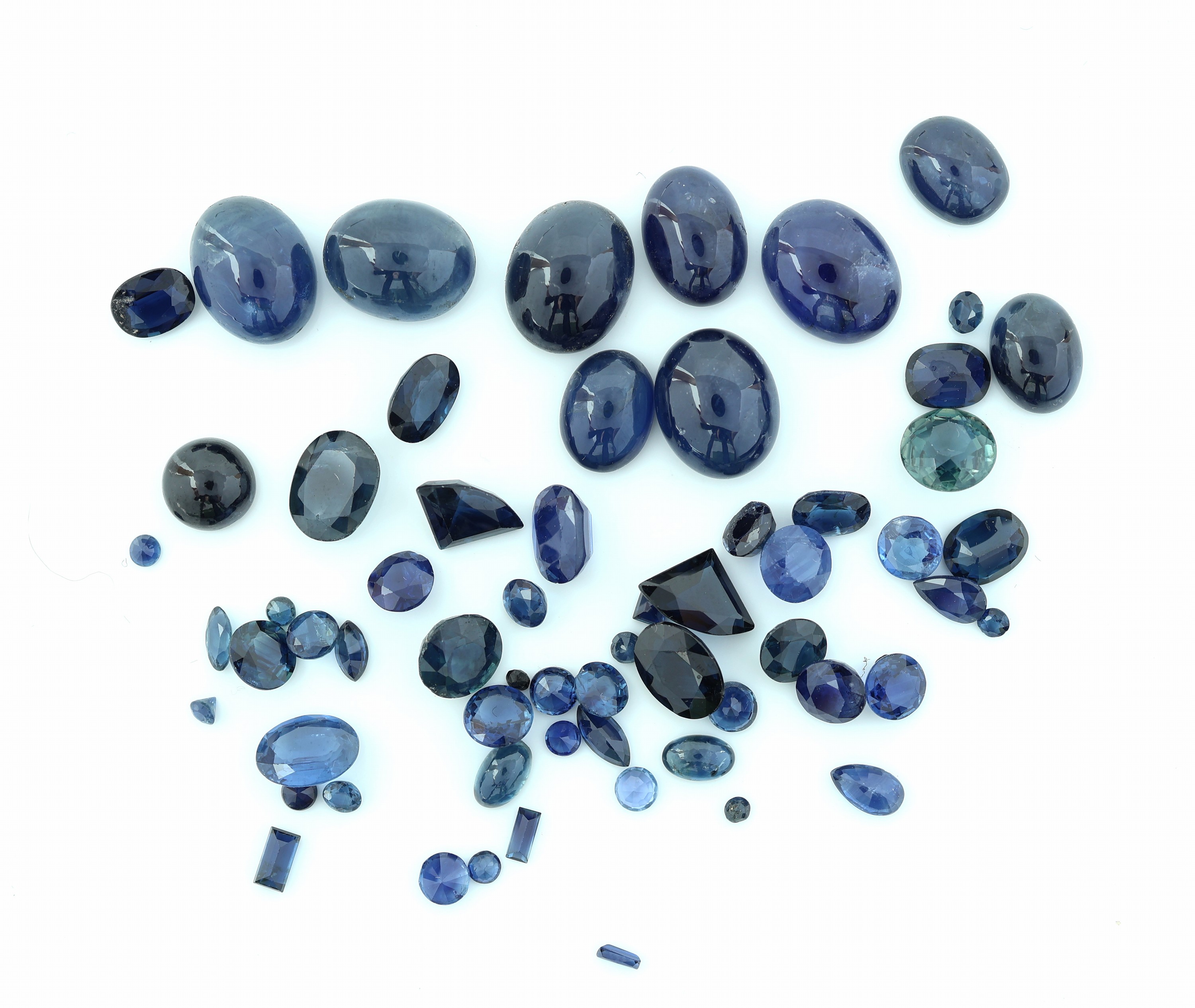 Lot lose Saphire, zus. 50.70 ct, in versch. Formen, Farben, Größen und Schliffarten, z.T. Ausfassware