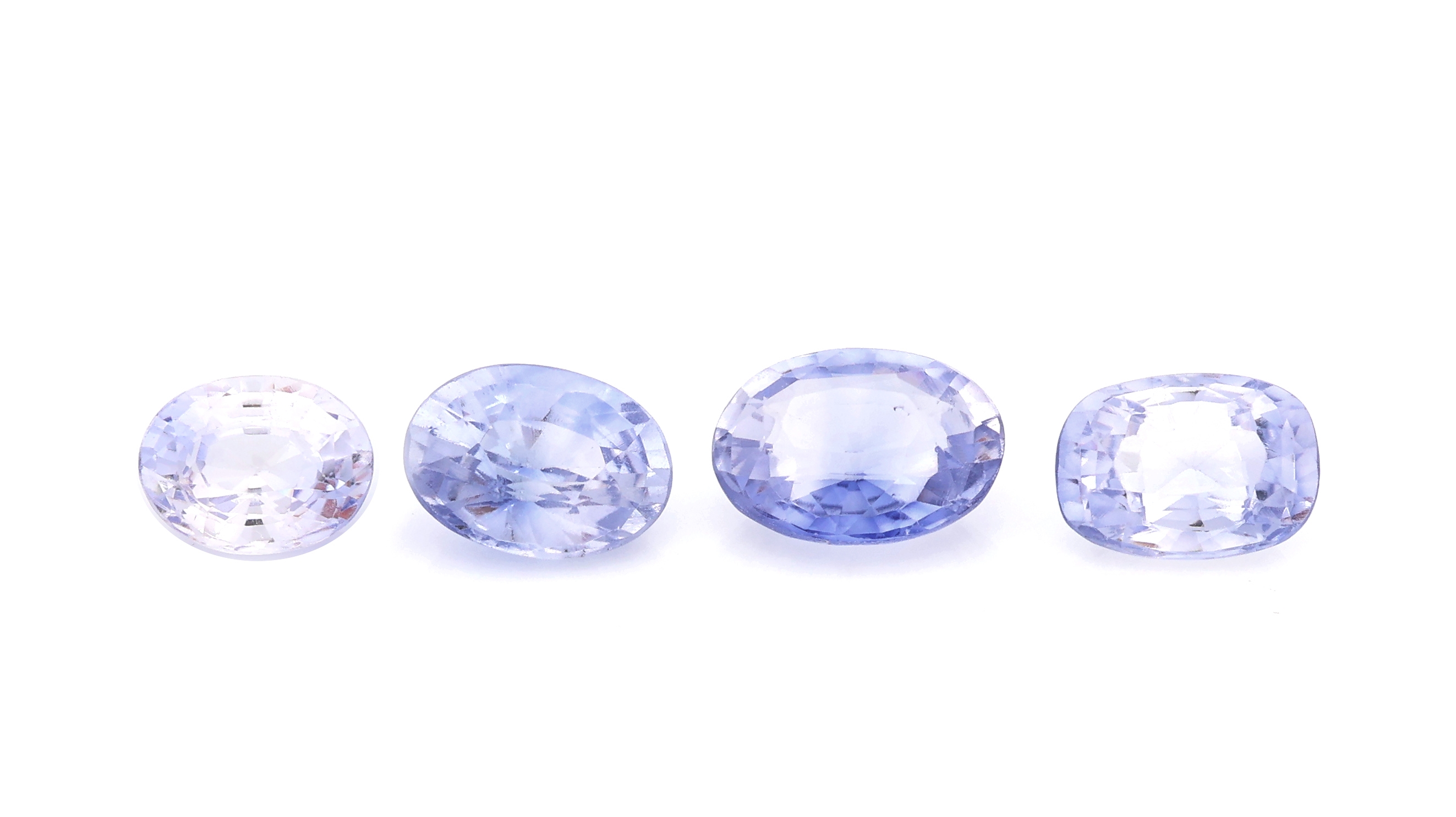 Lot 4 lose facett. Saphire, zus. 11.20 ct, in versch. Formen, Farben und Größen, überwiegend oval
