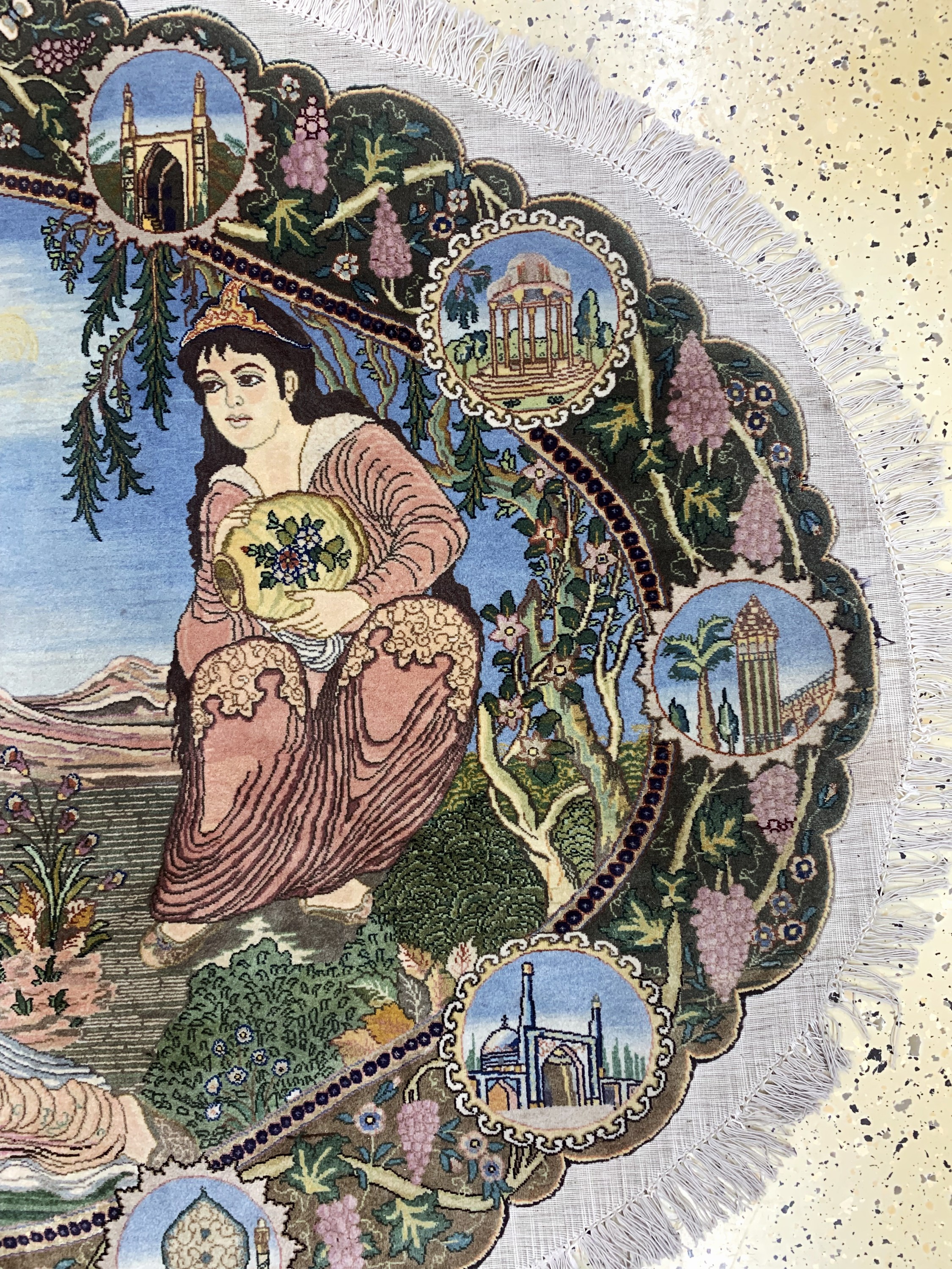 Detail a: Täbriz fein(50 Raj), Persien, Mitte 20.Jhd,Korkwolle mit Seide, ca. 180 x 130 cm, Mottenfraß, EHZ: 2