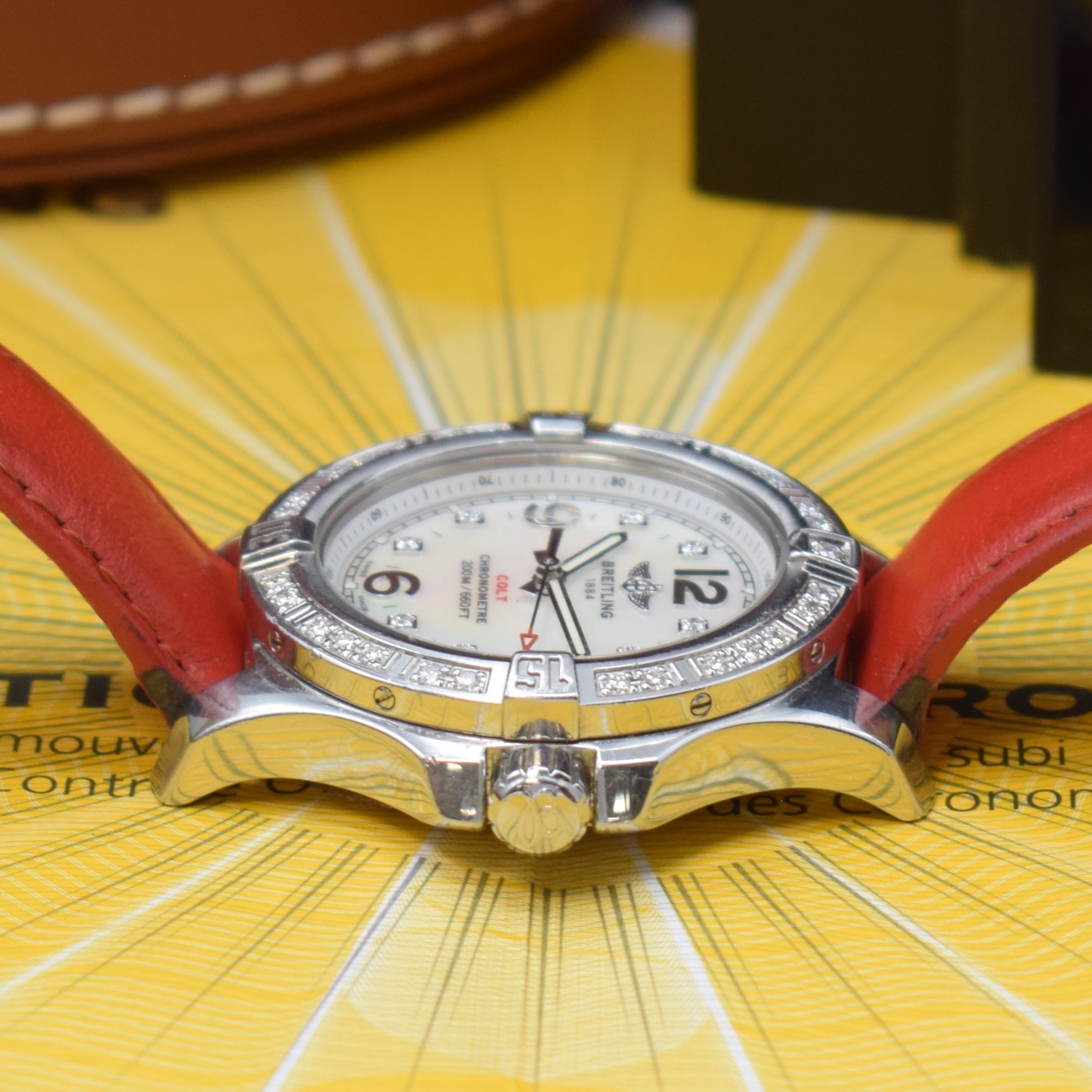 Detail b: BREITLING Colt Armbanduhr Chronometer mit Diamanten Referenz A77388, Schweiz verk. lt. beil. Pap. 09/2017, quarz, Boden u. Krone verschr., m. ...