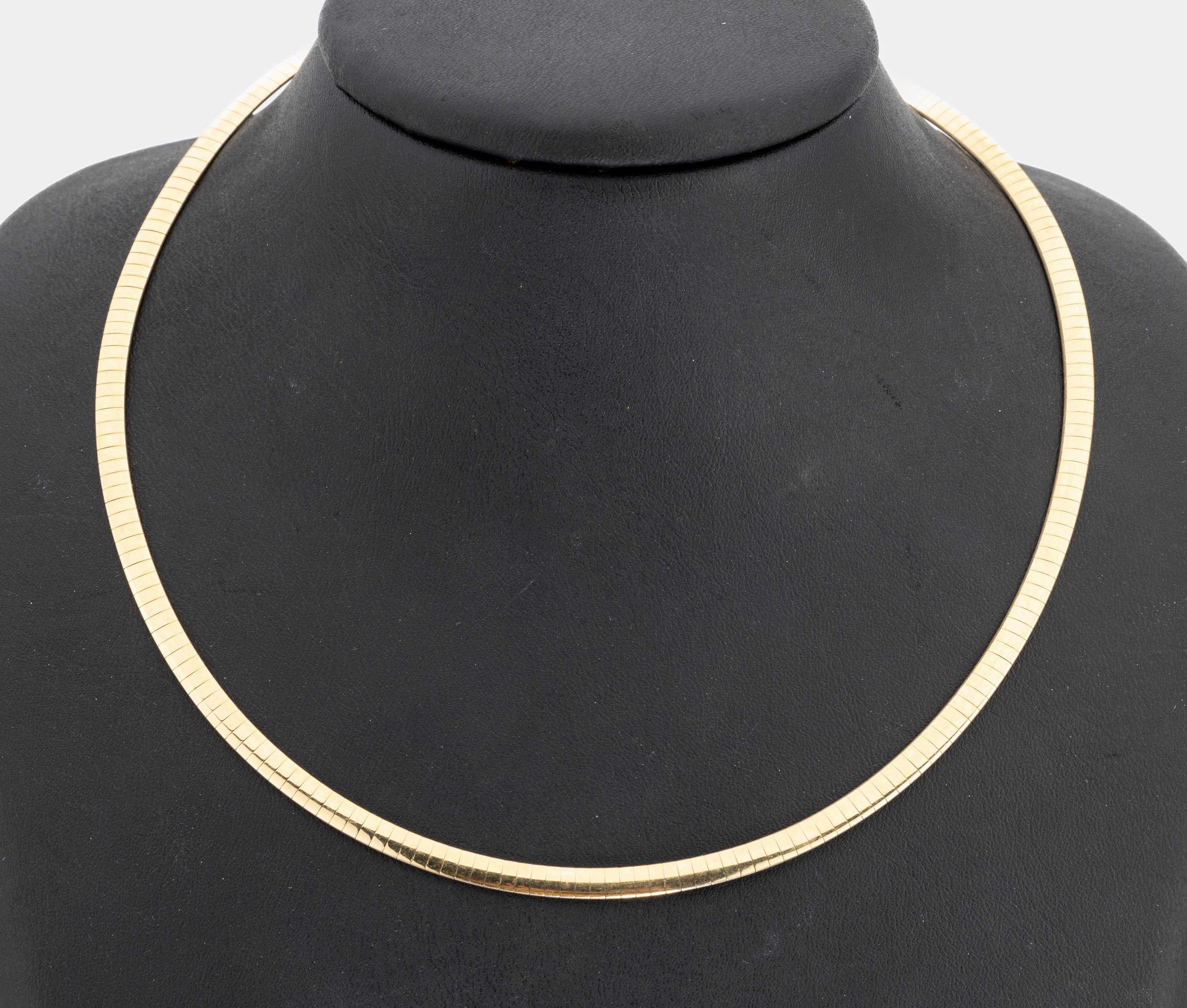 14 kt Gold Collier, GG/WG 585/000, beids. tragbar, pol., L. ca. 42 cm, ca. 19.3 g, Karabinerschließe