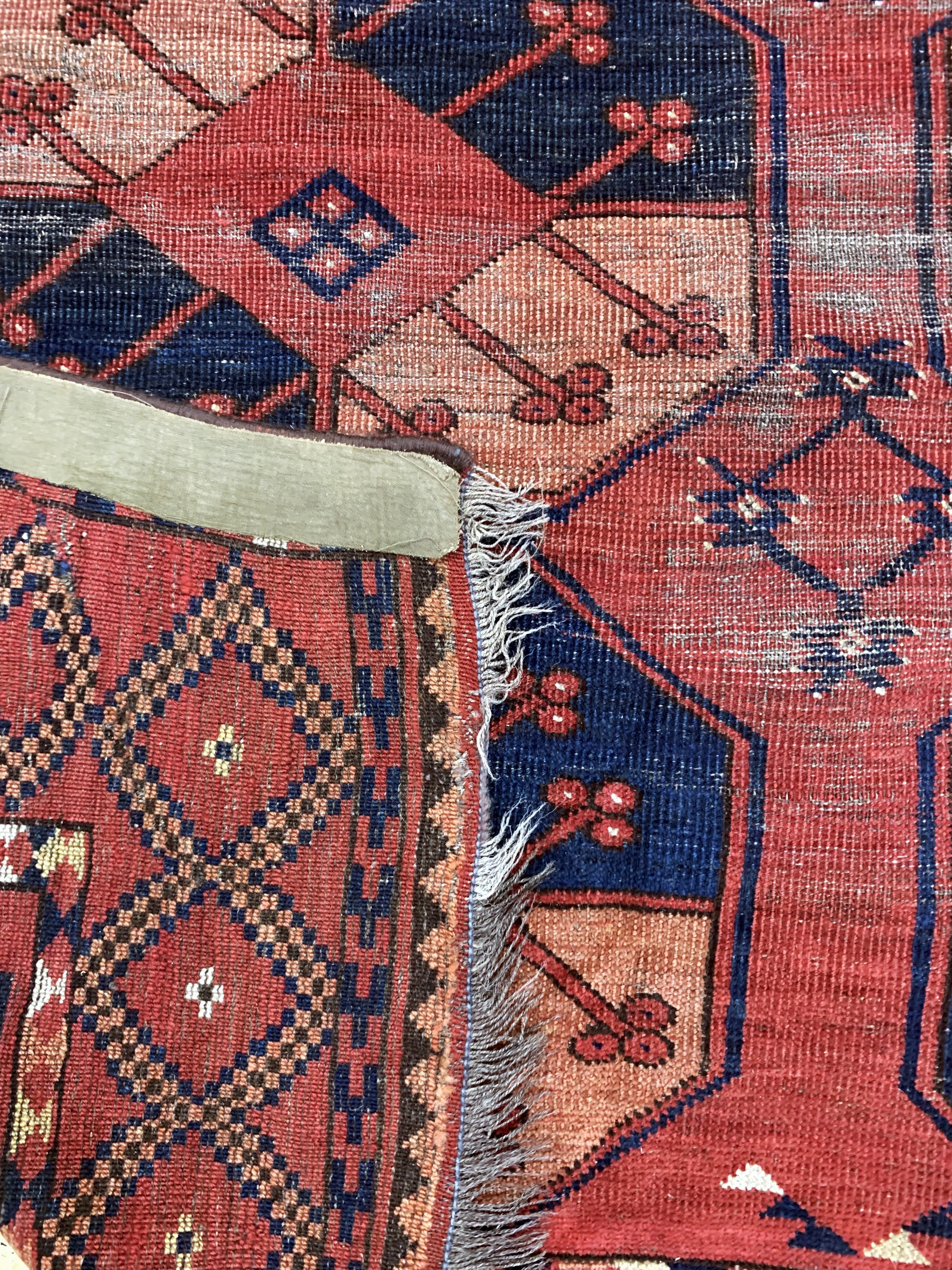 Detail f: Ersari antik, Turkmenistan, 19.Jhd, Wolle auf Wolle, ca. 263 x 213 cm, EHZ: 4