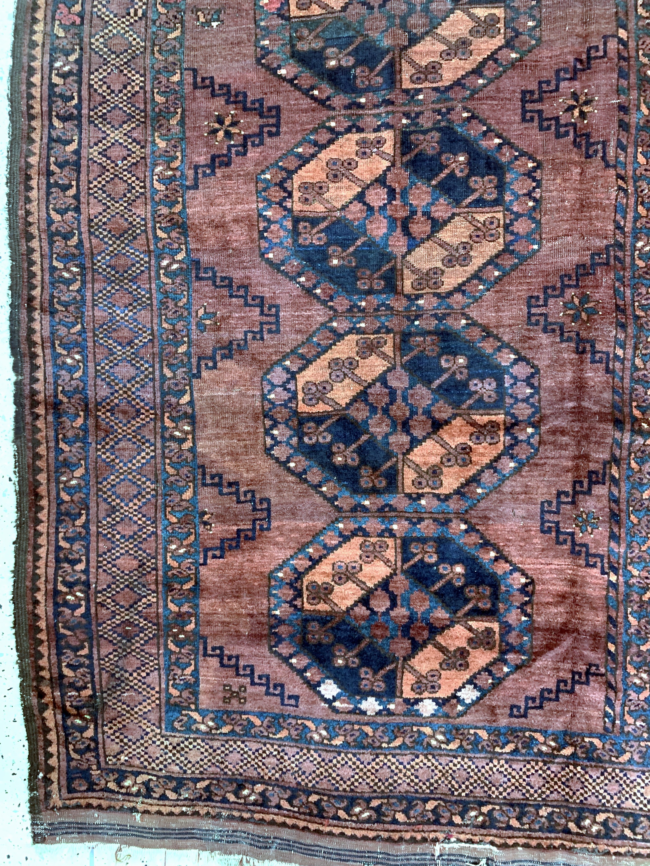 Detail b: Ersari antik, Turkmenistan, 19.Jhd, Wolle auf Wolle, ca. 344 x 304 cm, EHZ: 4