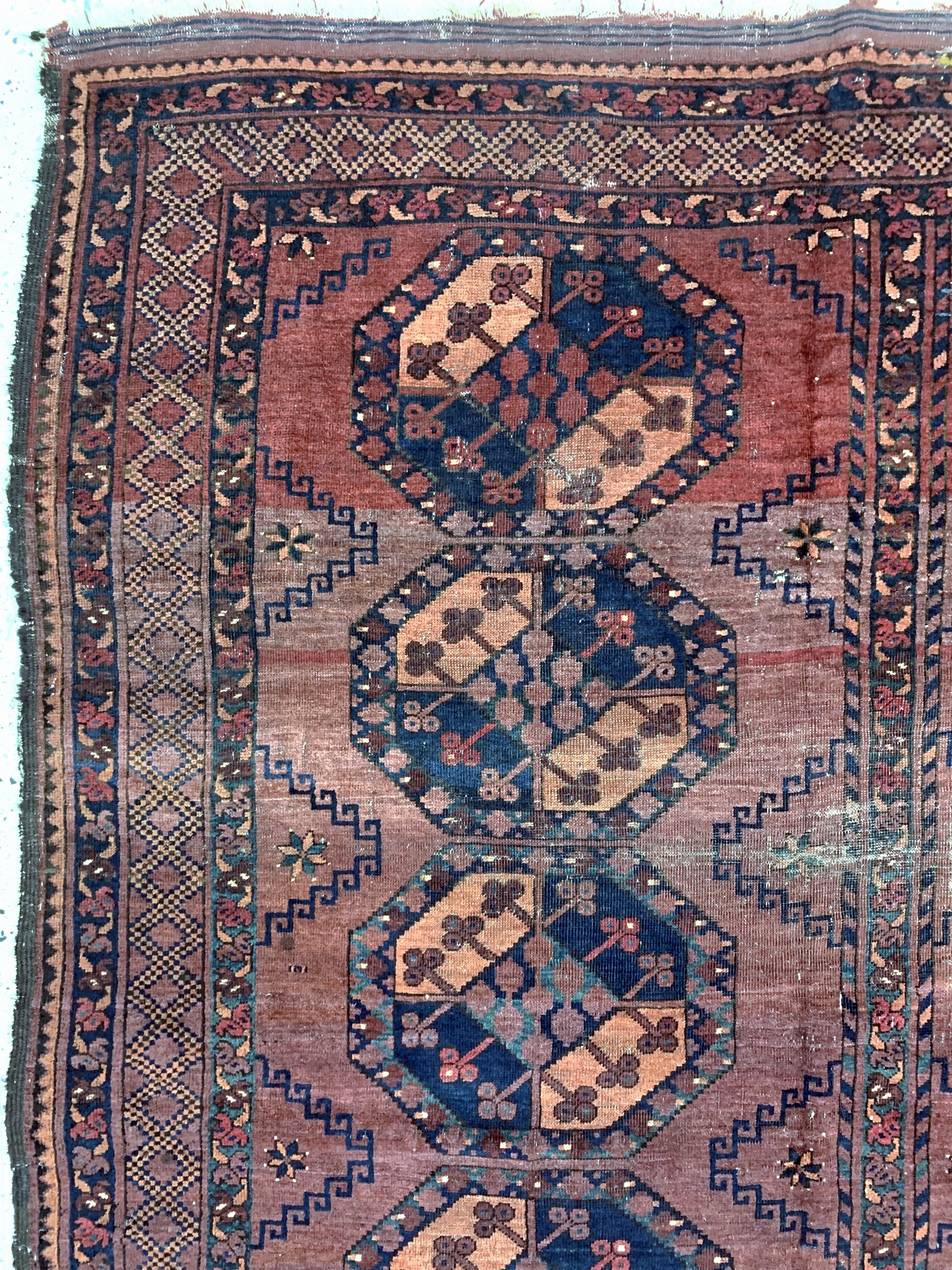 Detail c: Ersari antik, Turkmenistan, 19.Jhd, Wolle auf Wolle, ca. 344 x 304 cm, EHZ: 4