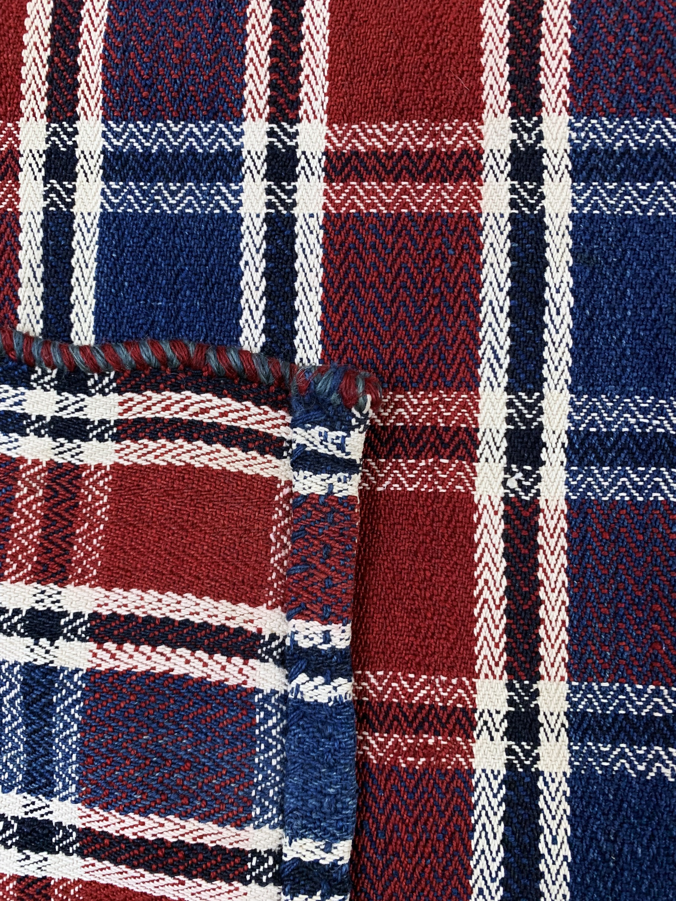 Detail d: Ghaschgai"Djajim"alt, Persien, Anfang 20.Jhd, Wolle auf Wolle, ca. 233 x 149 cm, EHZ: 2, (kleines Loch).