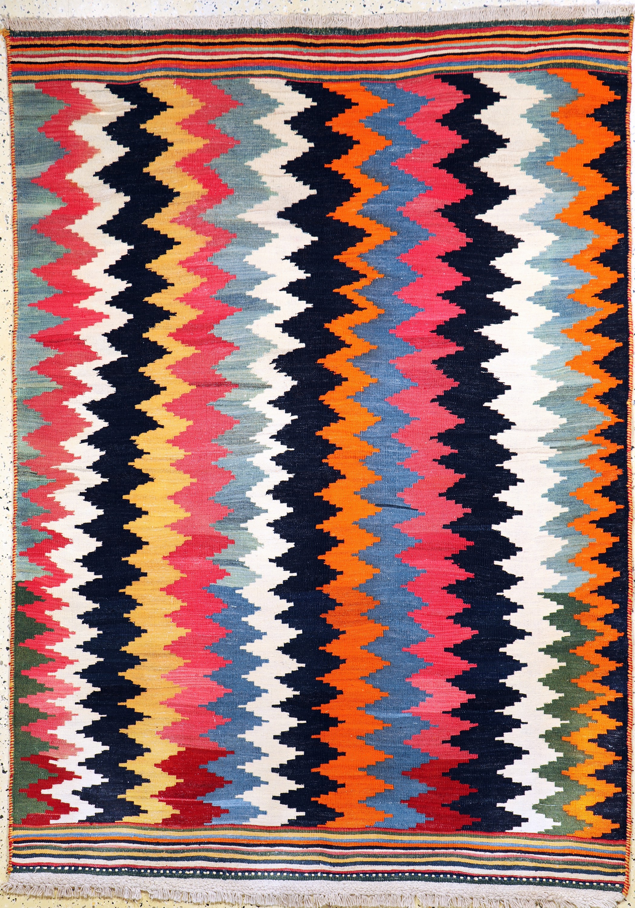 Gabbeh Kelim, Persien, Mitte 20.Jhd, Wolle auf Wolle, ca. 226 x 162 cm, EHZ: 2