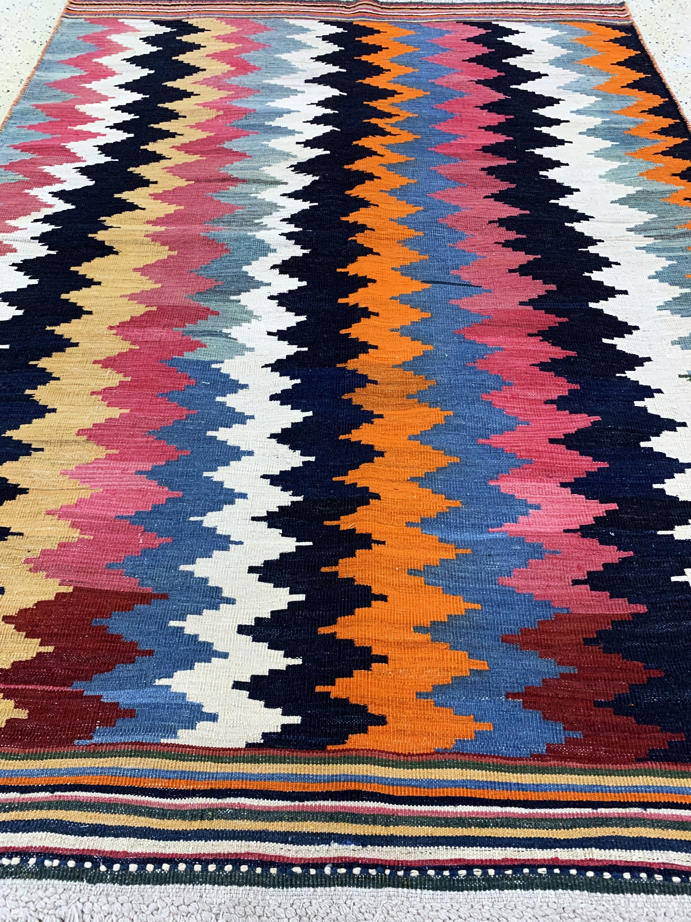 Detail e: Gabbeh Kelim, Persien, Mitte 20.Jhd, Wolle auf Wolle, ca. 226 x 162 cm, EHZ: 2