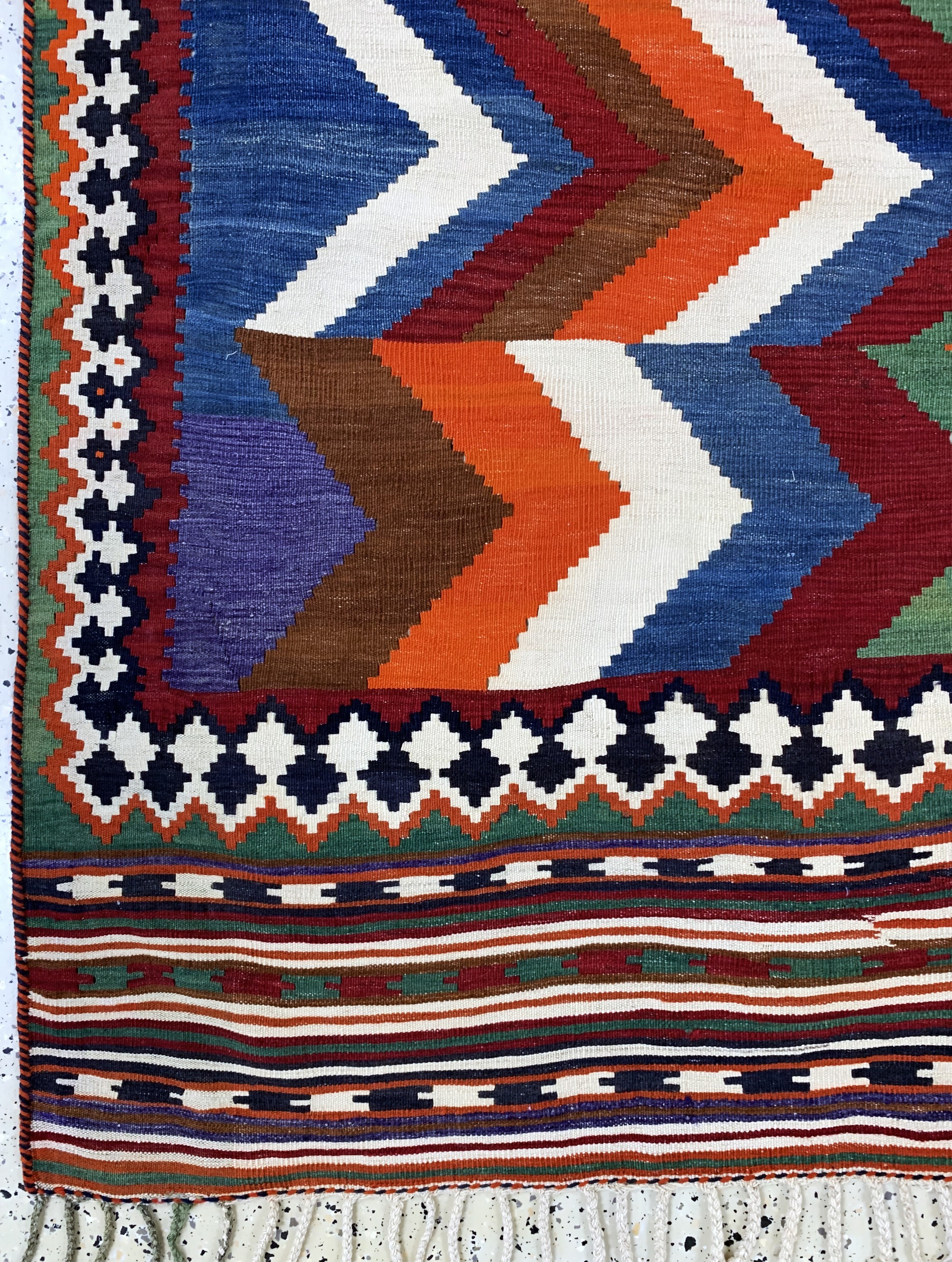 Detail b: Ghaschgai Kelim, Persien, Anfang 20.Jhd, Wolle auf Wolle, ca. 193 x 135 cm, EHZ: 1-2