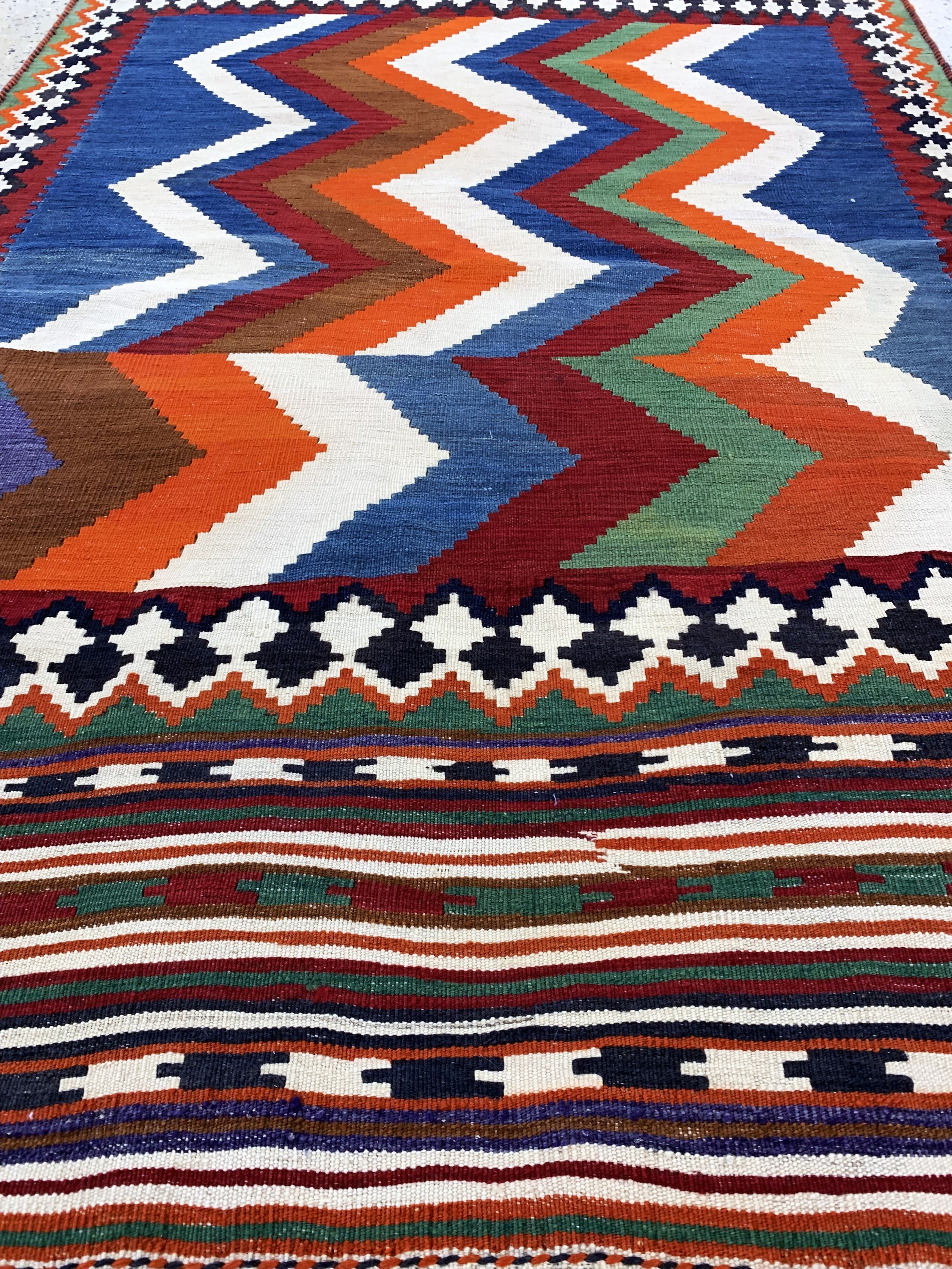Detail e: Ghaschgai Kelim, Persien, Anfang 20.Jhd, Wolle auf Wolle, ca. 193 x 135 cm, EHZ: 1-2