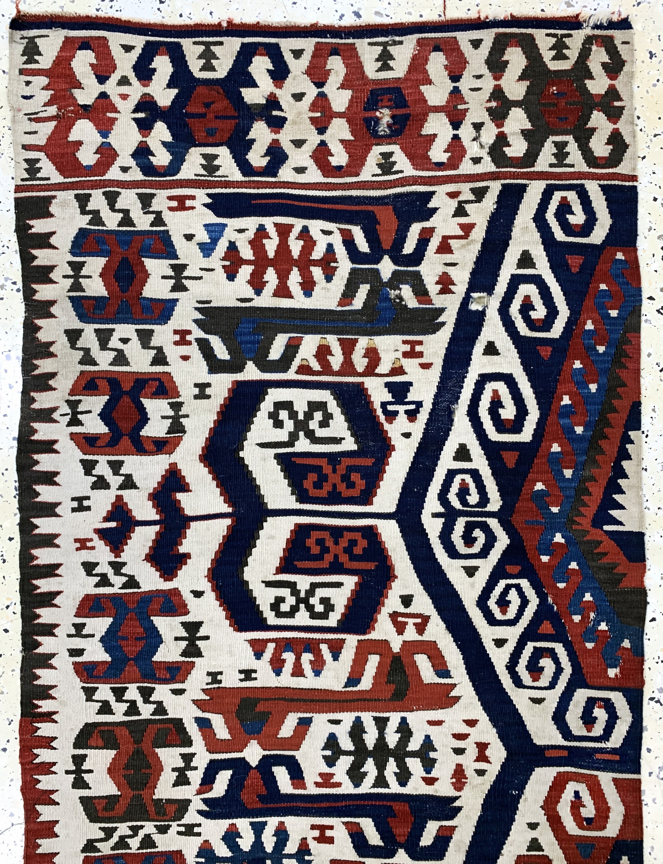 Detail a: Aksaray Kelim antik, Türkei, um 1900, Wolleauf Wolle, ca. 290 x 80 cm, EHZ: 3, (kleine Löcher)