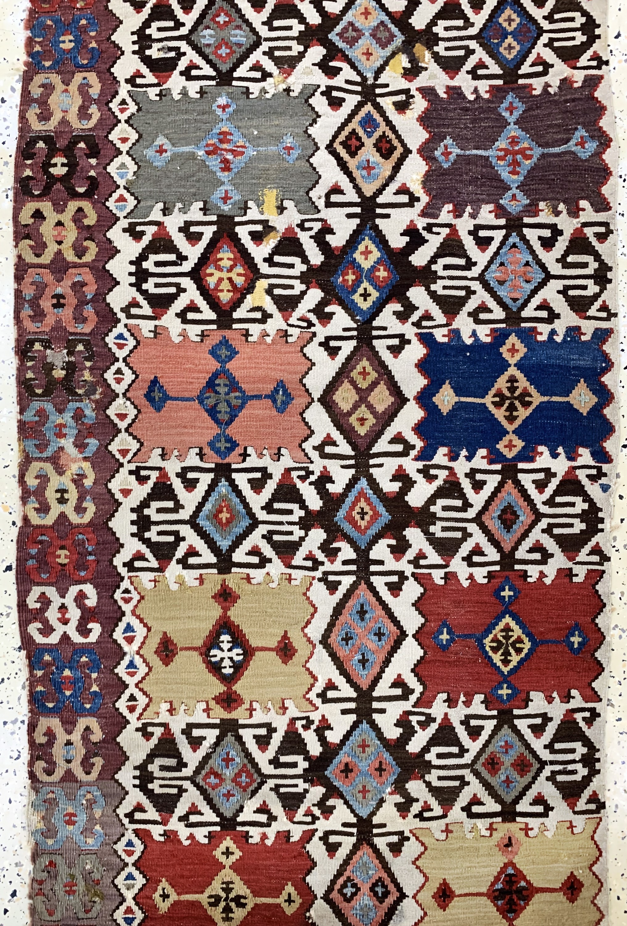 Detail b: Konya Kelim antik, Türkei, 19.Jhd, Wolle auf Wolle, ca. 407 x 77 cm, EHZ: 4