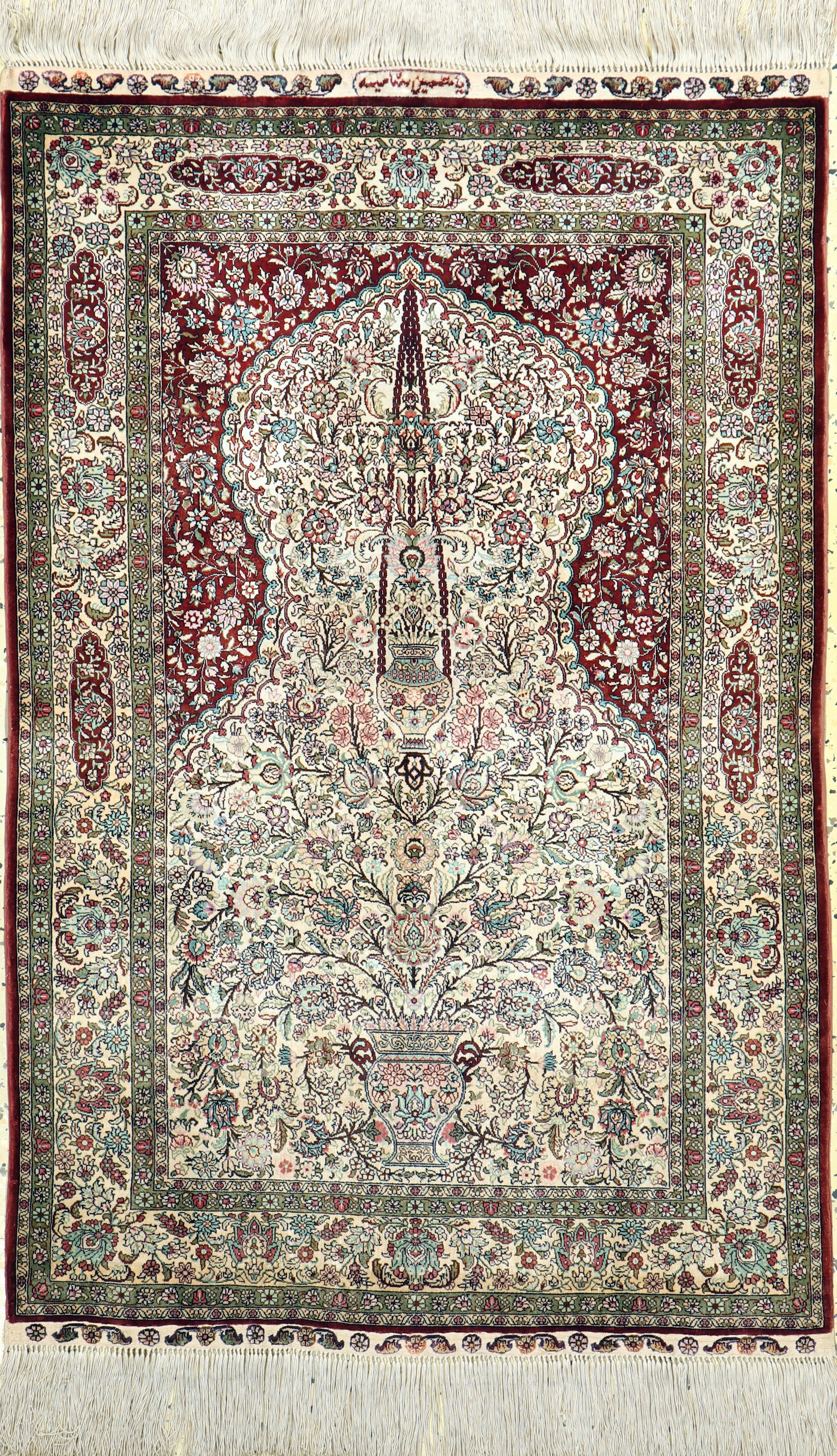 Hereke Seide fein, China, Ende 20.Jhd, reine Naturseide, ca. 130 x 80 cm, EHZ: 1-2